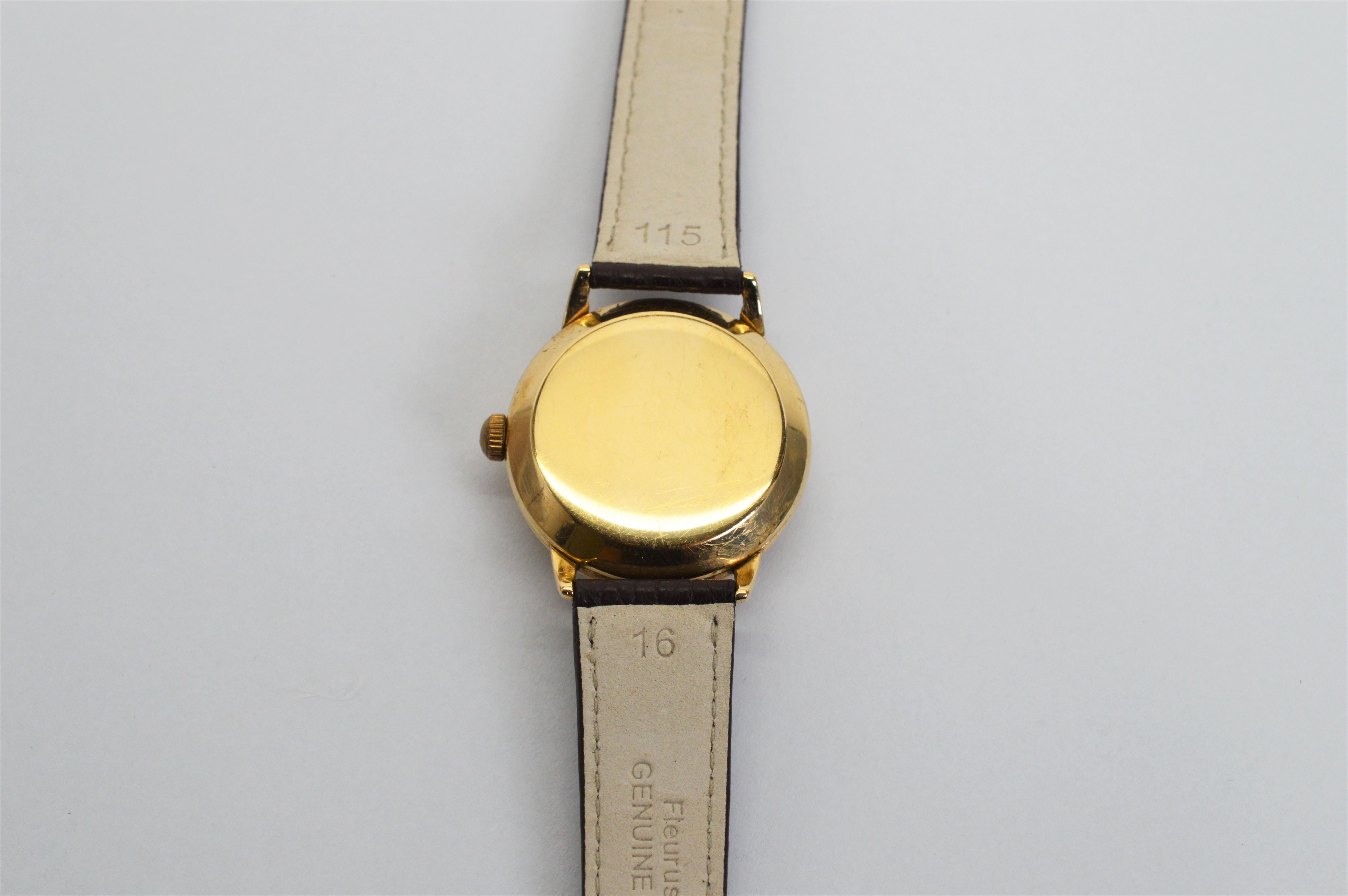 Omega 351 Montre-bracelet pour homme en or jaune quatorze carats en vente 1