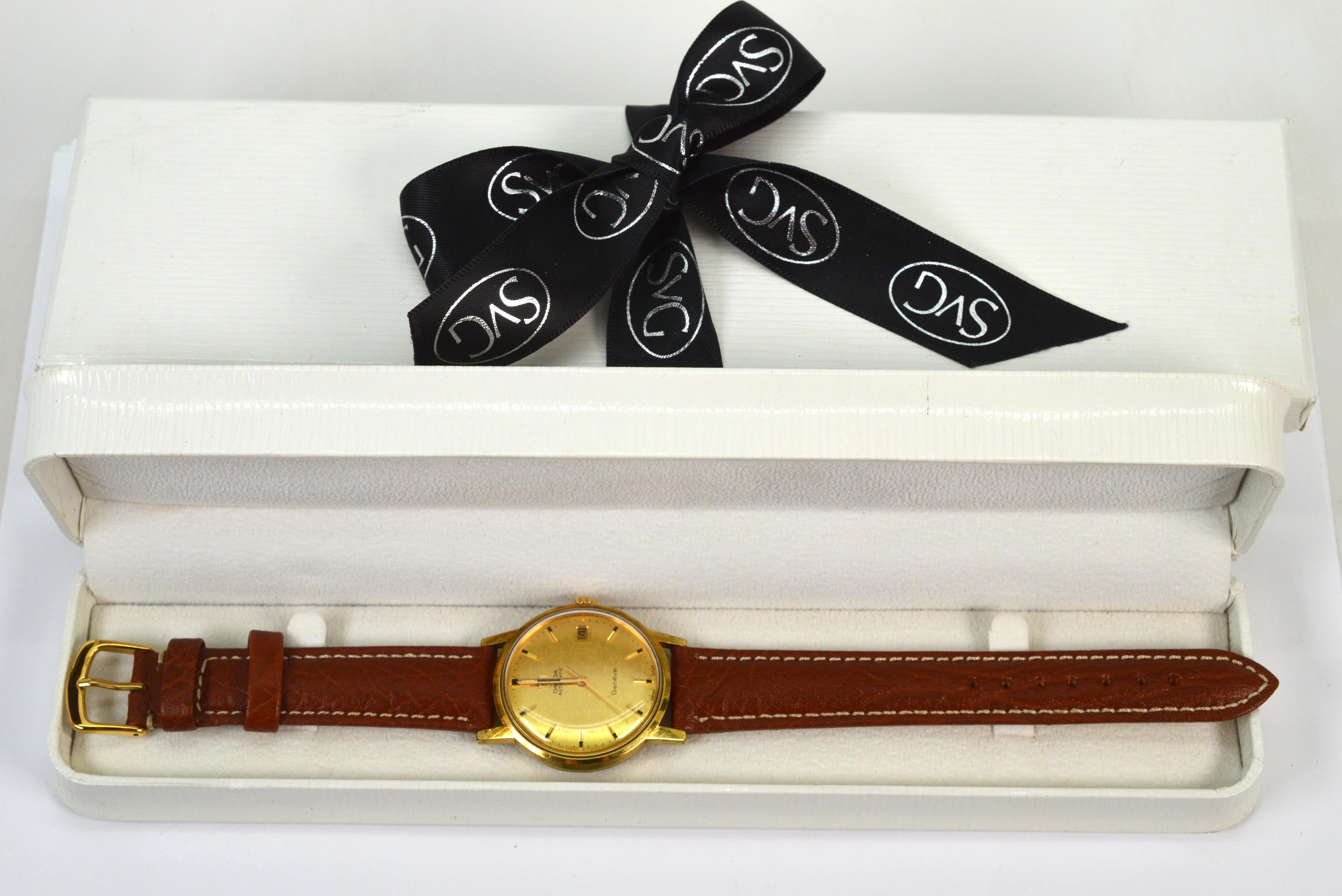 Montre-bracelet Omega 565 en acier pour hommes avec date en vente 2