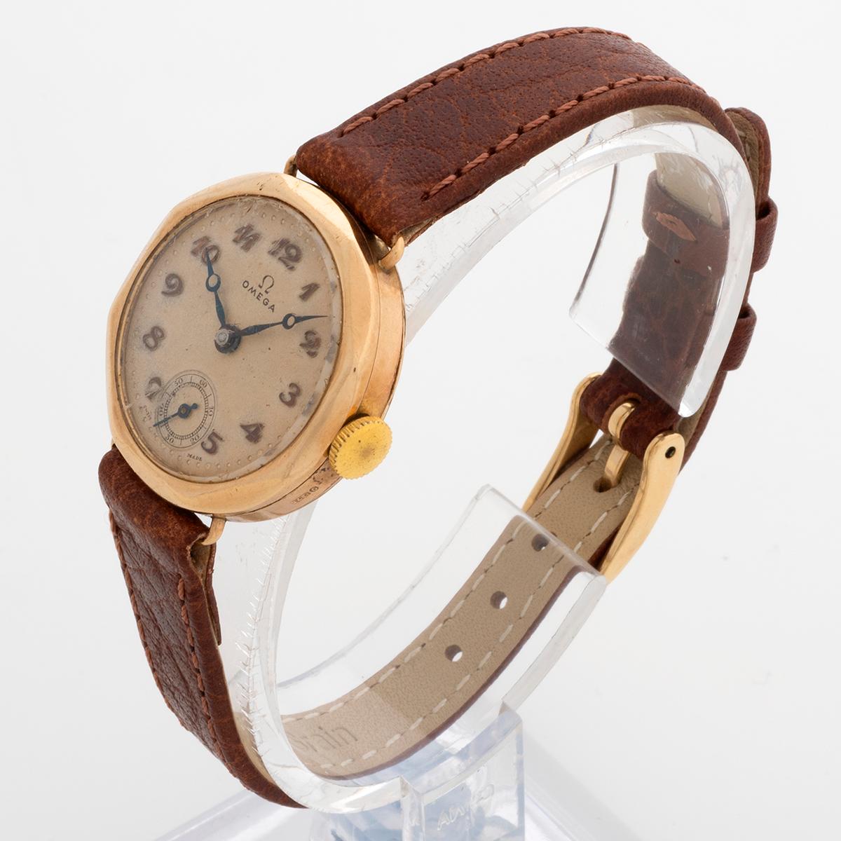 Omega 9ct Yellow Gold Cased By Dennison Wristwatch, 15 Jewel, Inter War, c1930. In Good Condition For Sale In Canterbury, England
