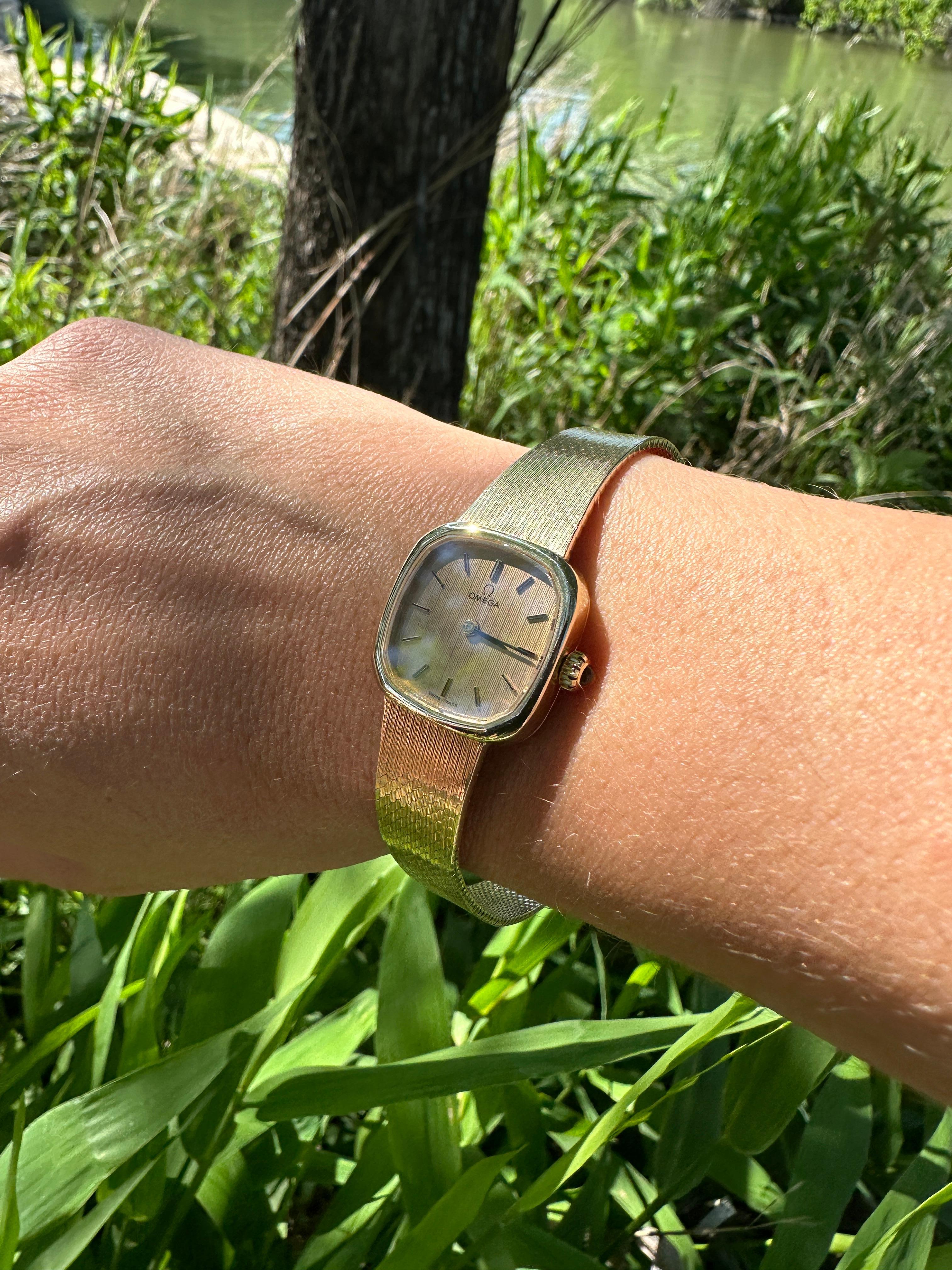  Omega 9k Gelbgold Uhr mit Handaufzug Vintage Uhr im Angebot 7