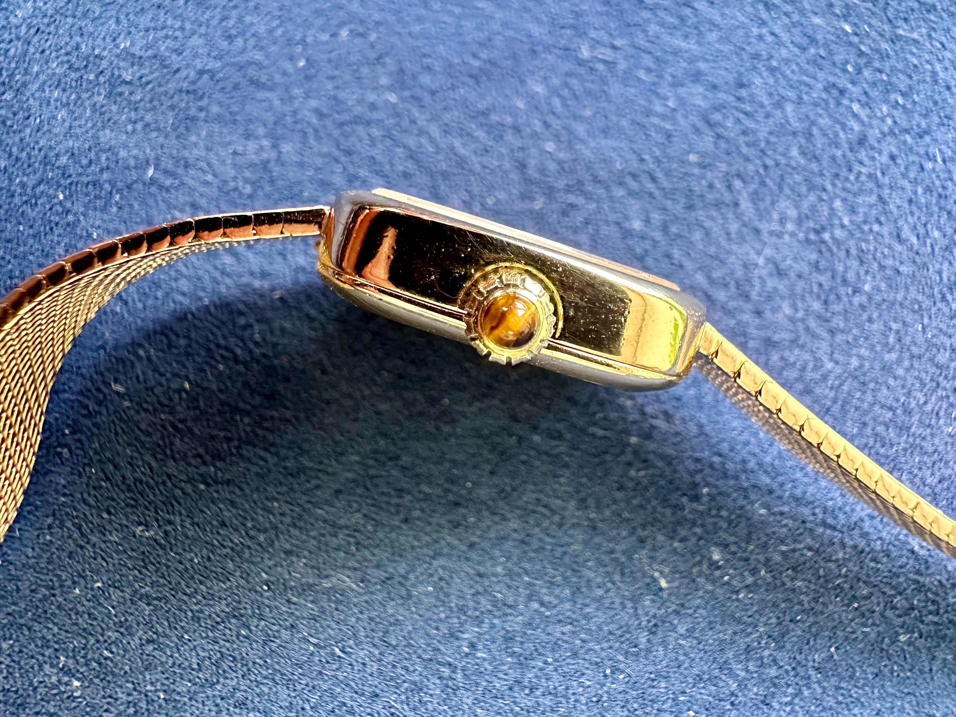  Omega 9k Gelbgold Uhr mit Handaufzug Vintage Uhr im Angebot 2