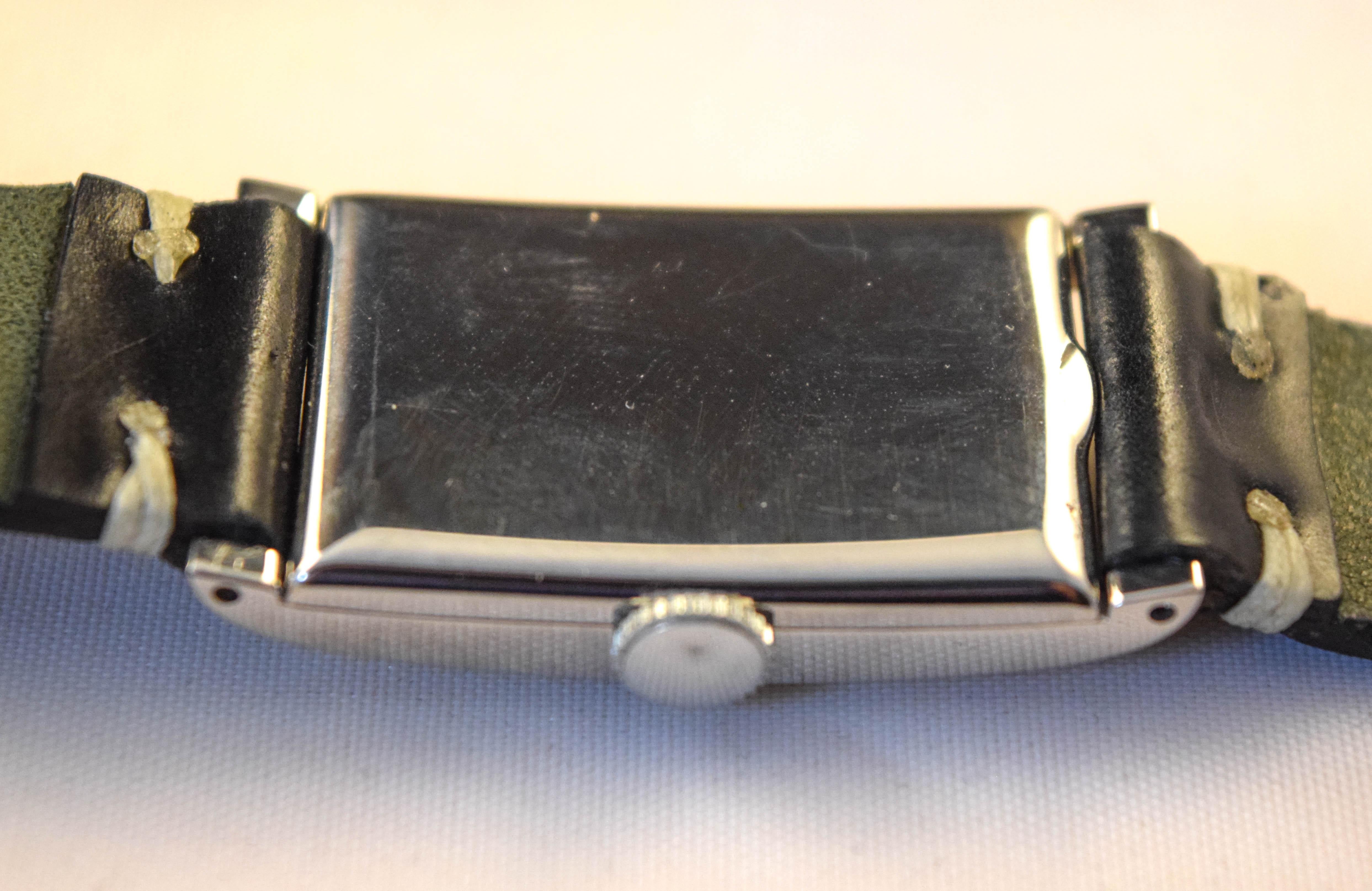 Omega una caja de acero curvada rectangular muy rara y elegante en condiciones maravillosas en venta 6