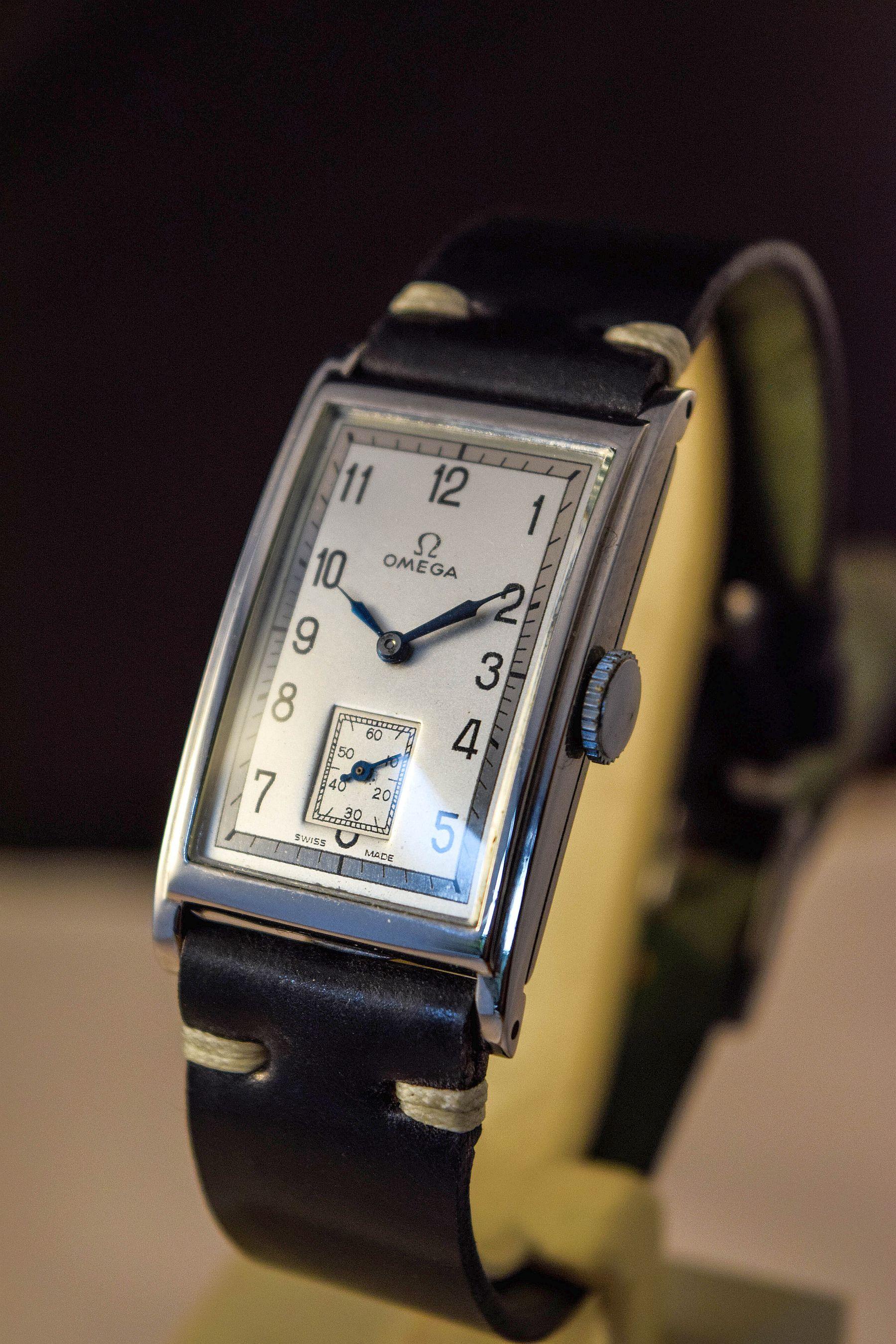 Femenino o masculino Omega una caja de acero curvada rectangular muy rara y elegante en condiciones maravillosas en venta