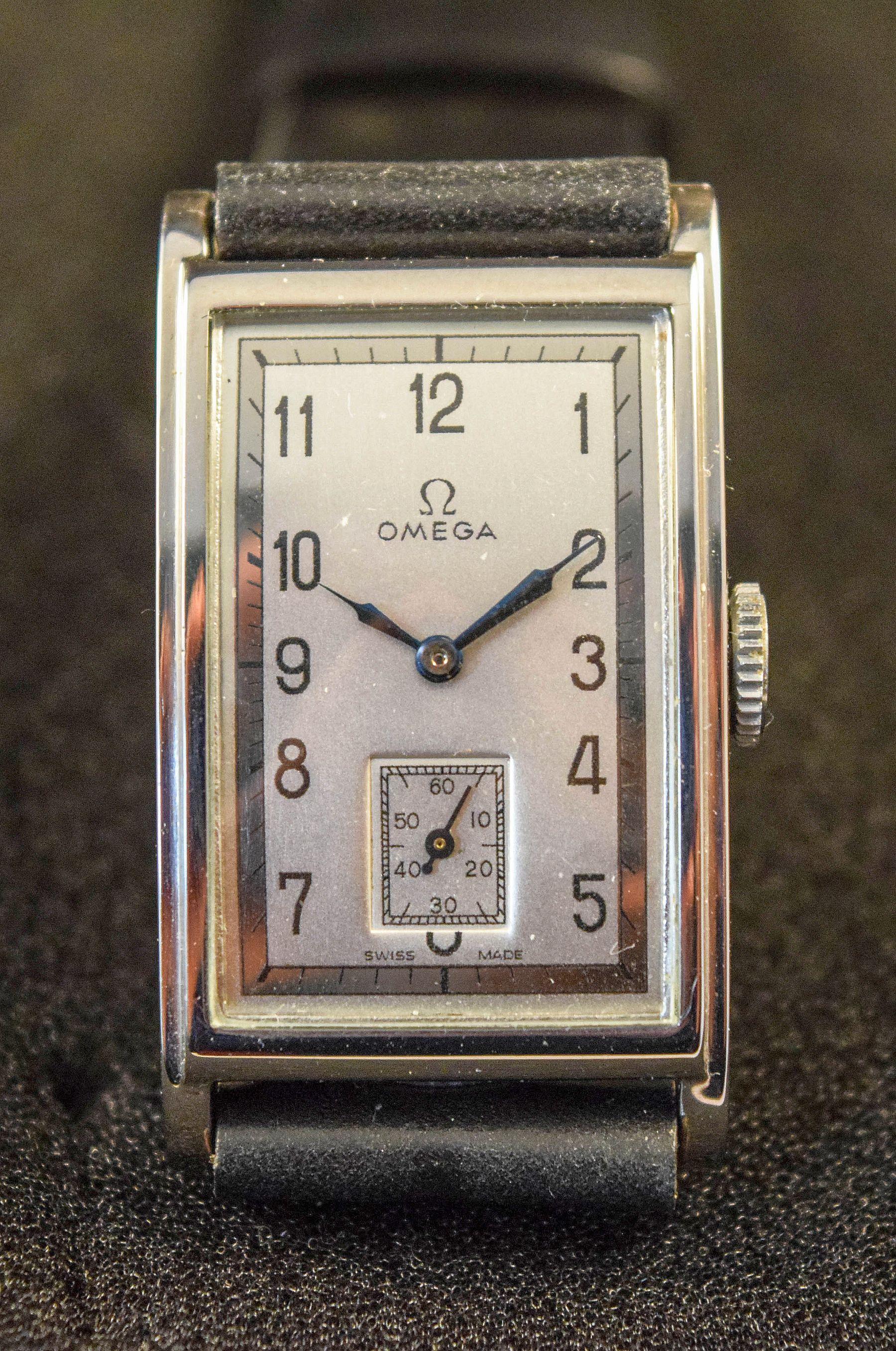 Omega una caja de acero curvada rectangular muy rara y elegante en condiciones maravillosas en venta 4