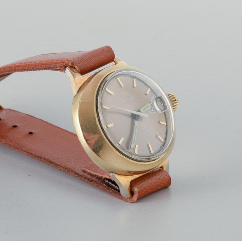 Omega Montre-bracelet automatique Geneve Dynamic pour femme.
Environ les années 1960.
En bon état, signes normaux d'utilisation.
La montre est en état de marche.
Le diamètre du cadran est de 23 mm.
Toutes les montres sont soigneusement révisées par