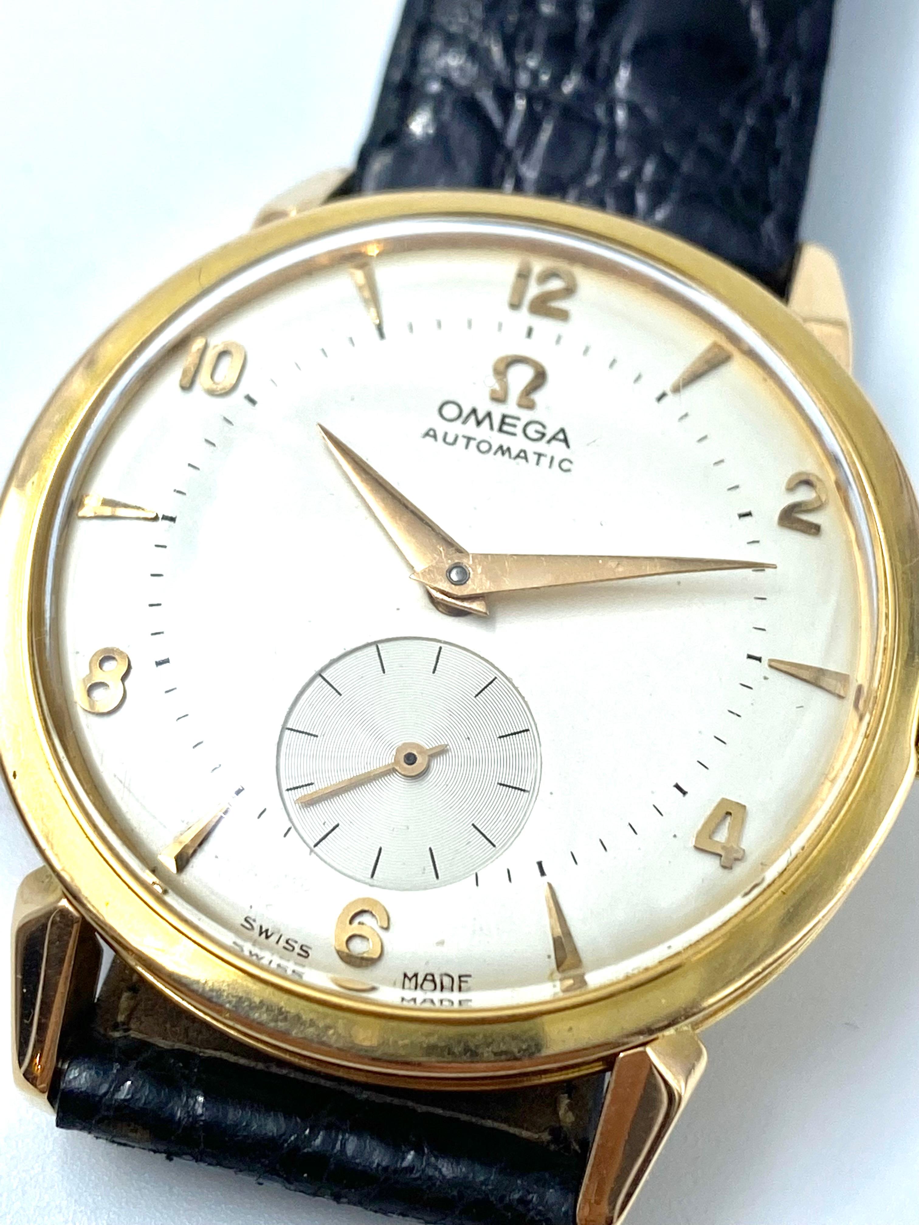 Schöne mechanische Omega, mit automatischem Aufzug.
18K Gelbgold Fall, perfekte Bedingungen.
Weißes Zifferblatt mit applizierten Goldindexen.
Perfekt gelaufen.
Original Omega-Armband und -Schließe.
Original