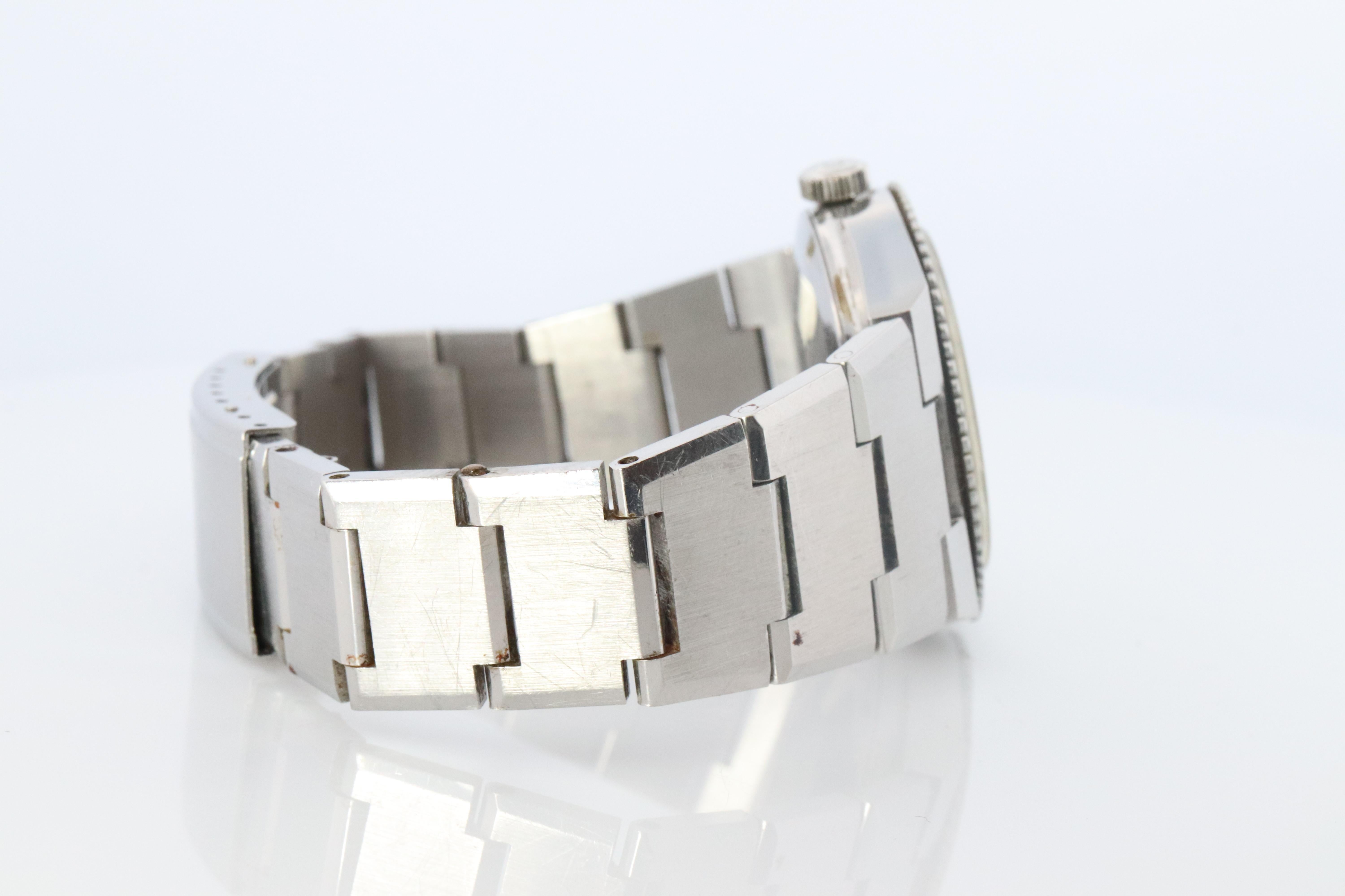 OMEGA Automatic Watch. Omega Geneve Submariner 3