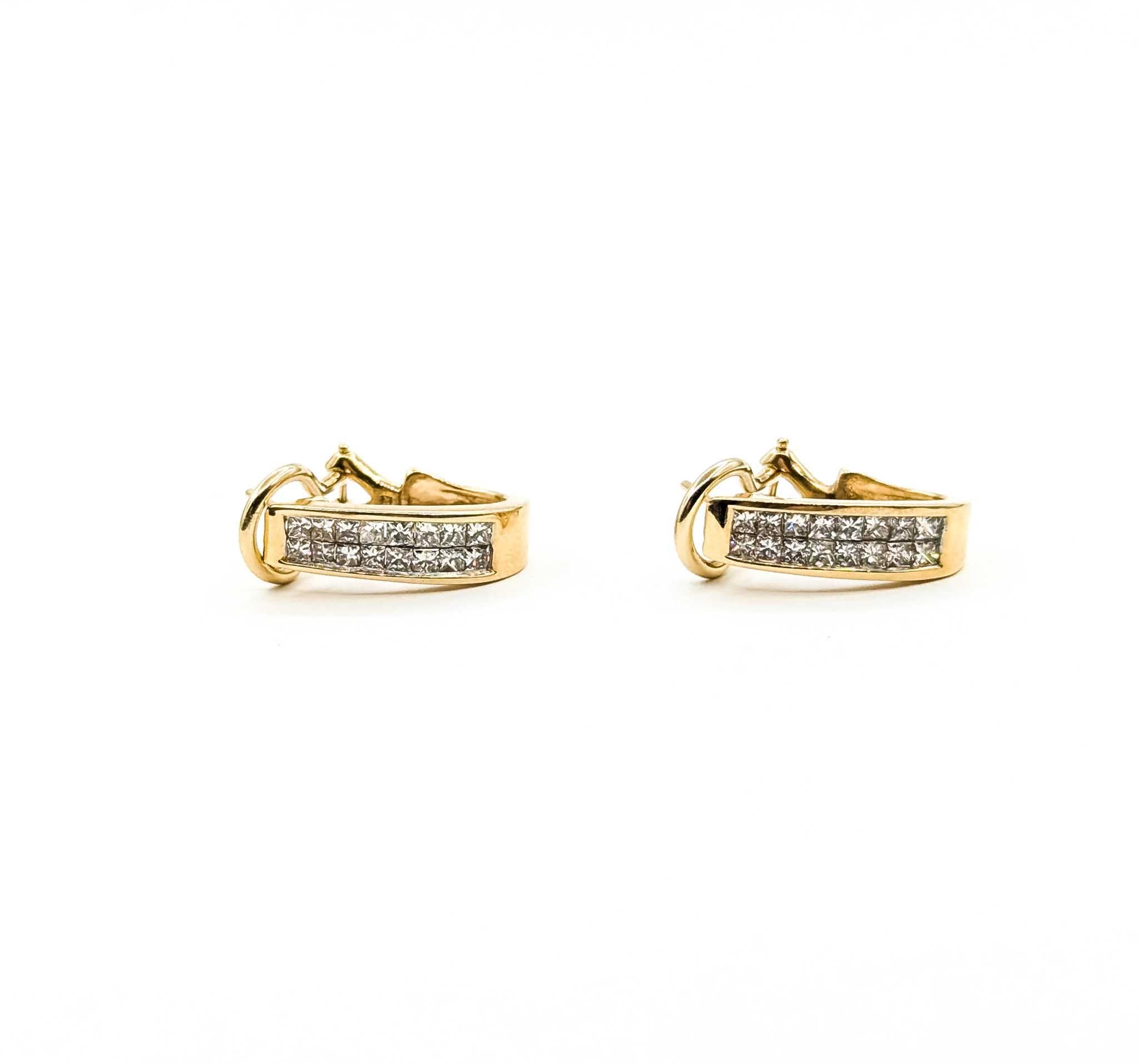 Contemporain Boucles d'oreilles en or jaune 14 carats avec diamant en J en vente