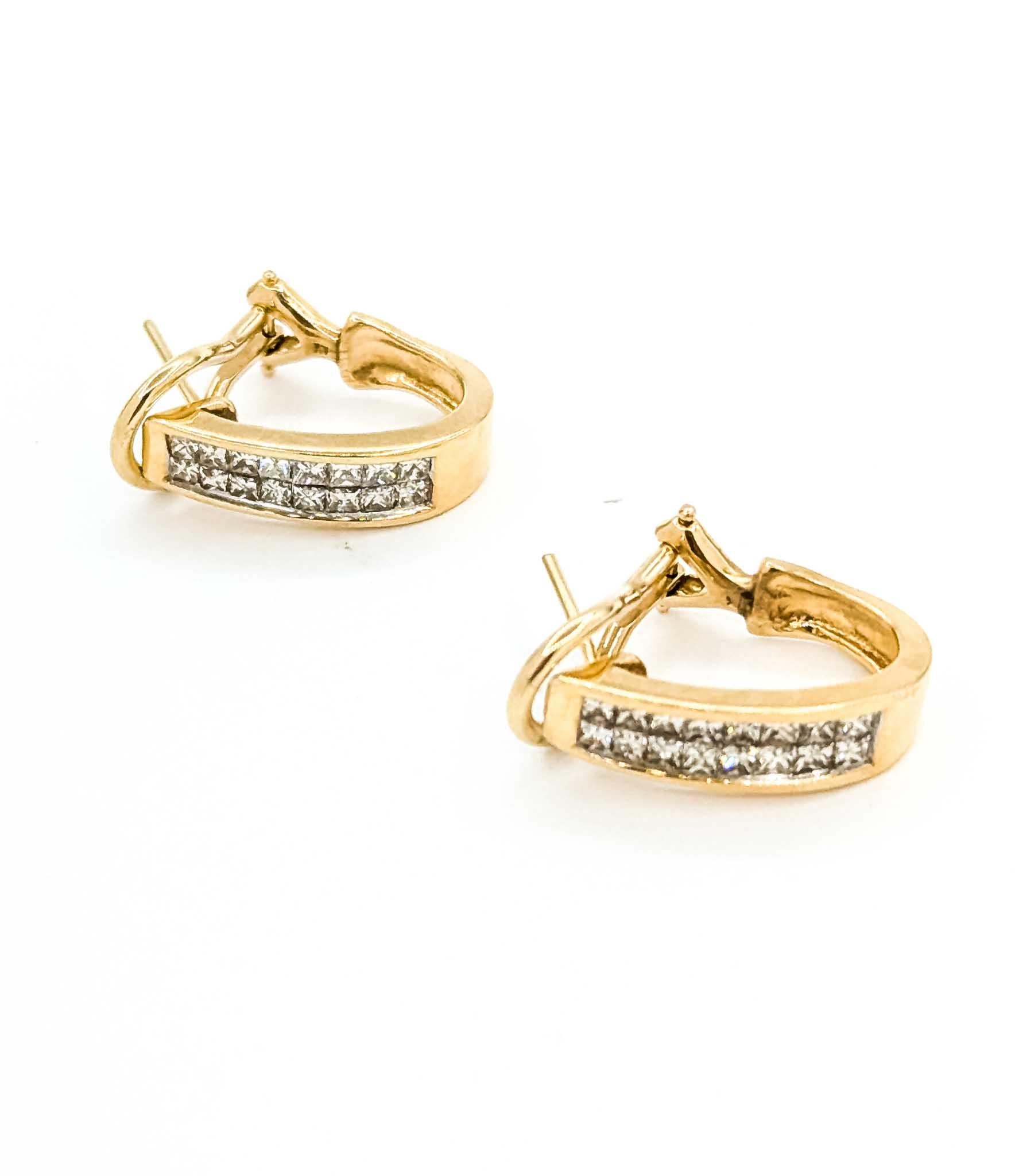 Taille ronde Boucles d'oreilles en or jaune 14 carats avec diamant en J en vente