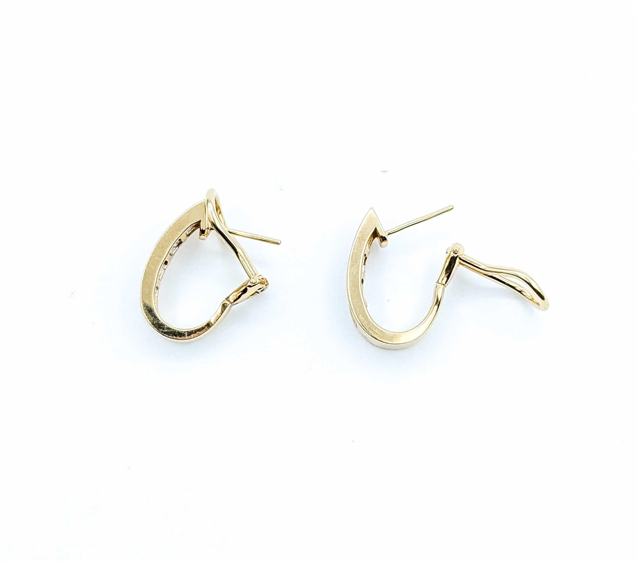 Boucles d'oreilles en or jaune 14 carats avec diamant en J en vente 2