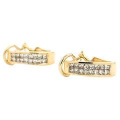 Orecchini a cerchio con diamante J Omega Back in oro giallo 14k