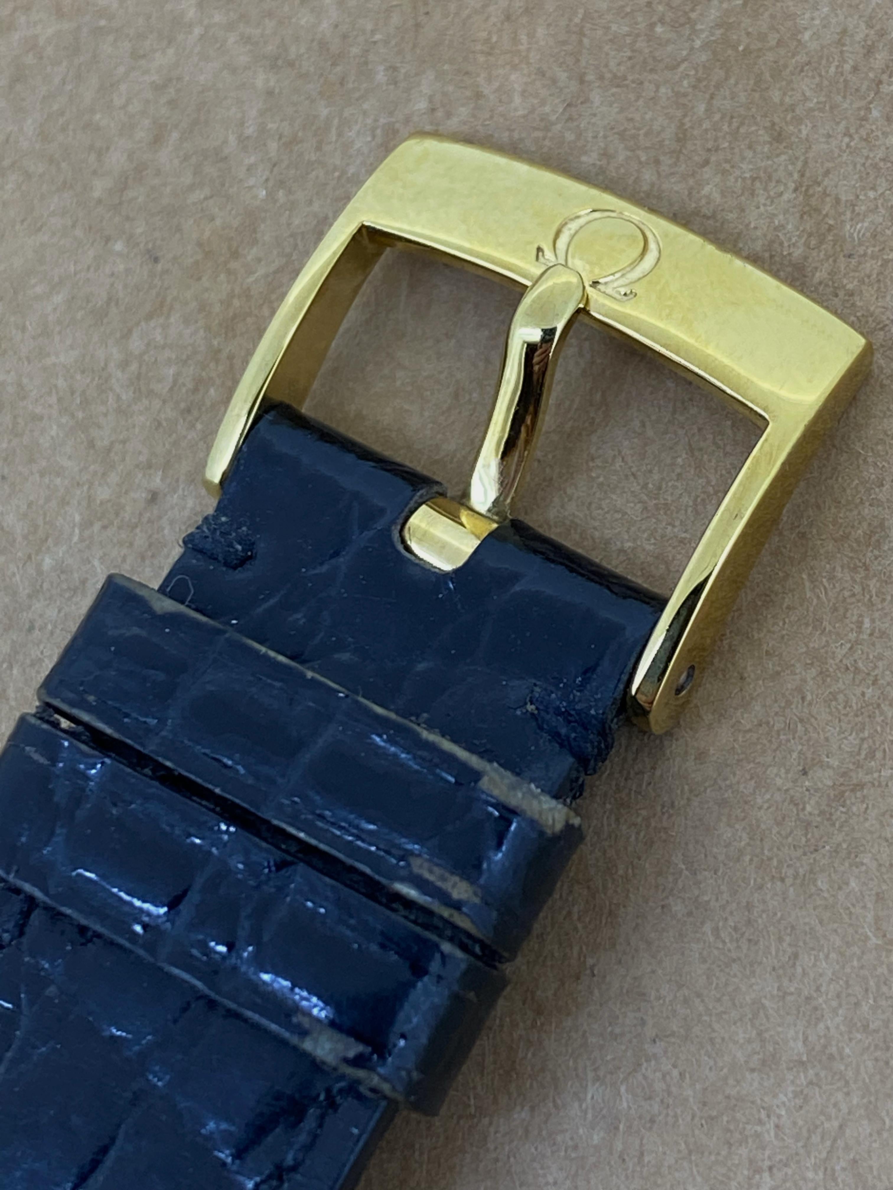Omega Bumper 18K Yellow Gold ref 2709 Cal 344 Automatic 35mm Watch, c1952. For Sale 3