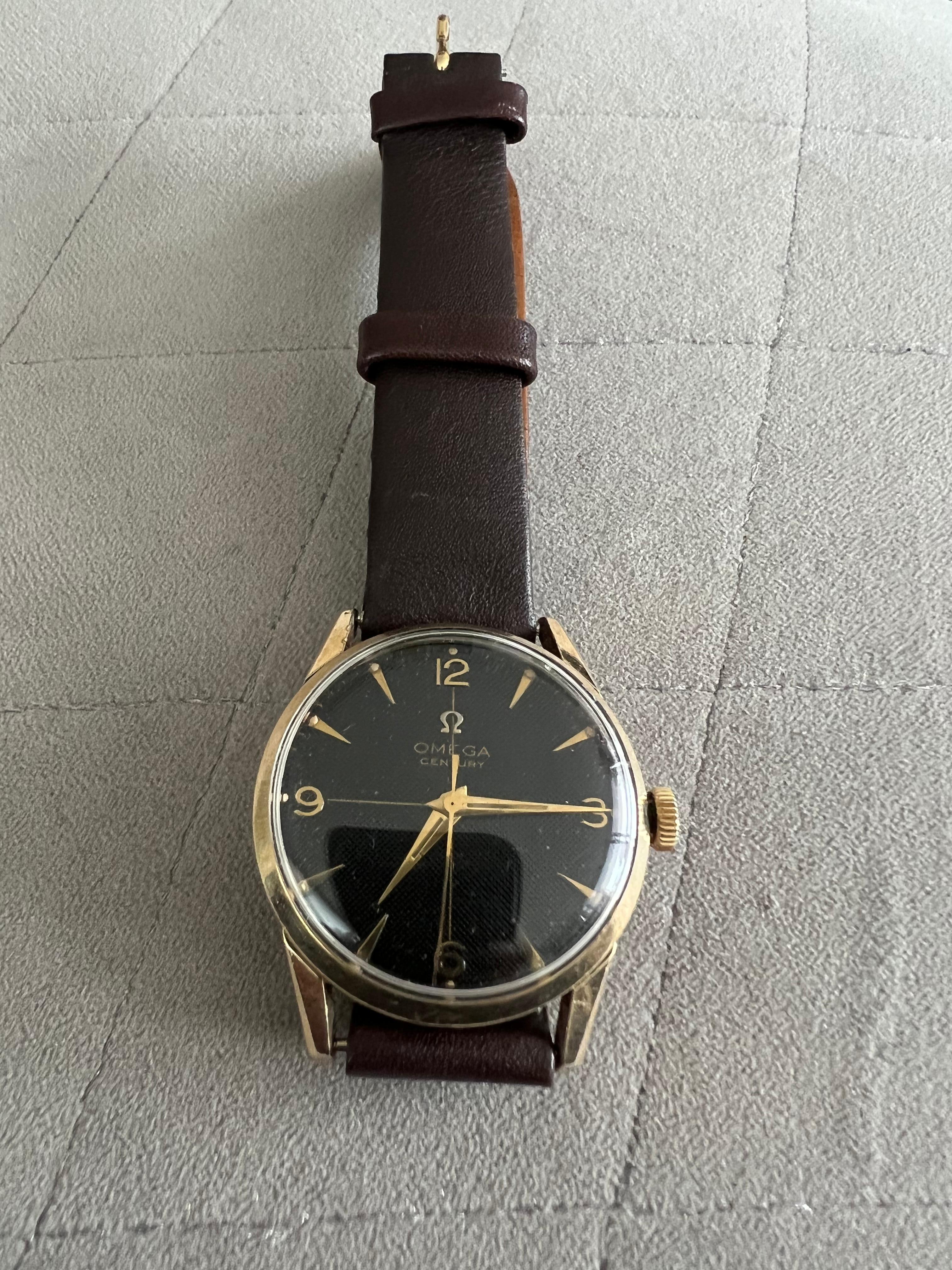 Omega century Gold Black Vintage 1962 Caliber 286 
10 K Yellow gold 
It has a inscription in the back …
Ronson long service award, Dec 1956
Original case, dials an crown 
Manual Winding Watch
The watch in an excellent condition.
Watch has the