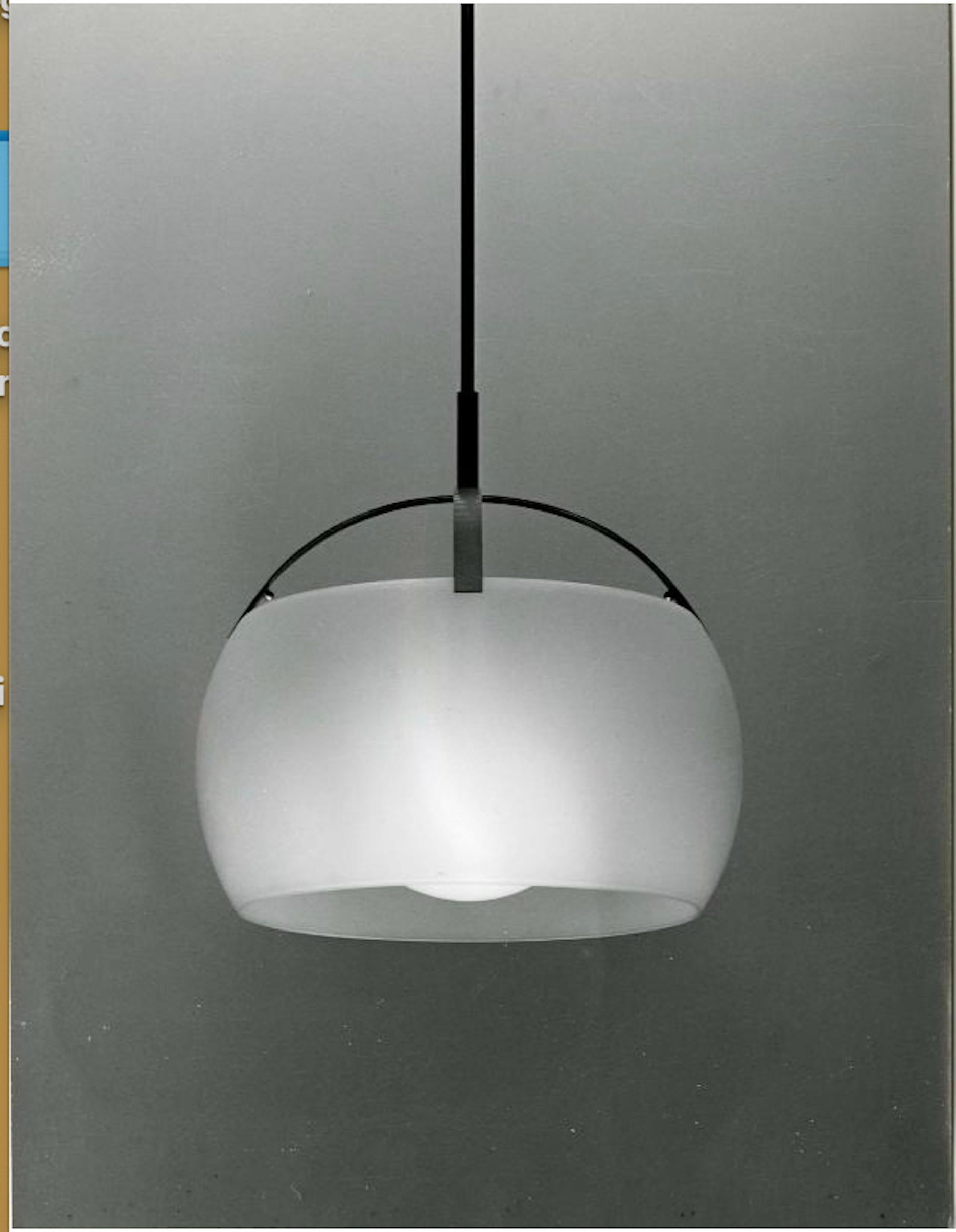 Italian 'Omega' chandelier by Vico Magistretti for Artemide, Italy, 1962 For Sale