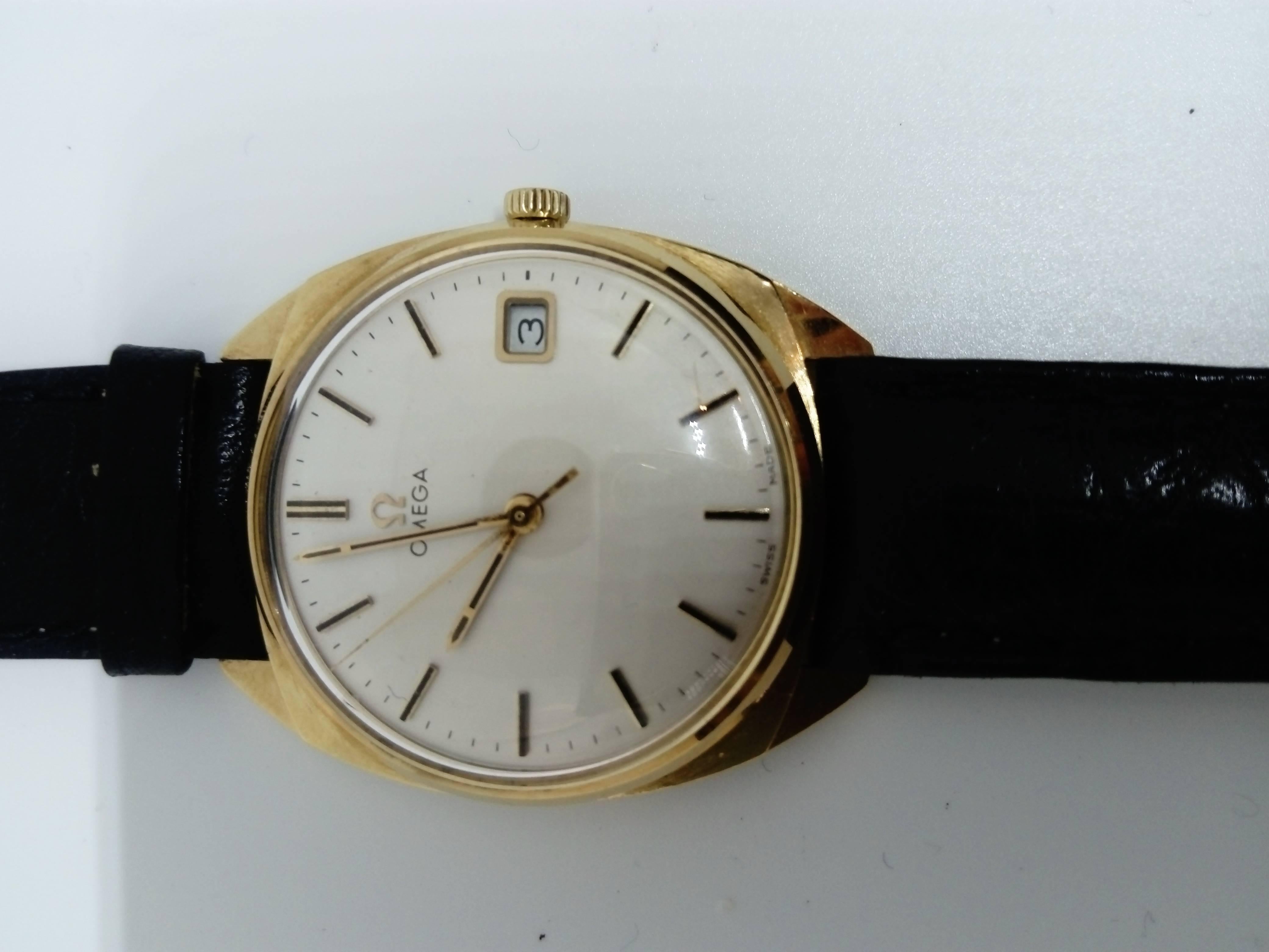 Omega
Classic
Mechanical (date 3h)
OR 18 carat
36 mm diameter
1 year warranty
Very good condition