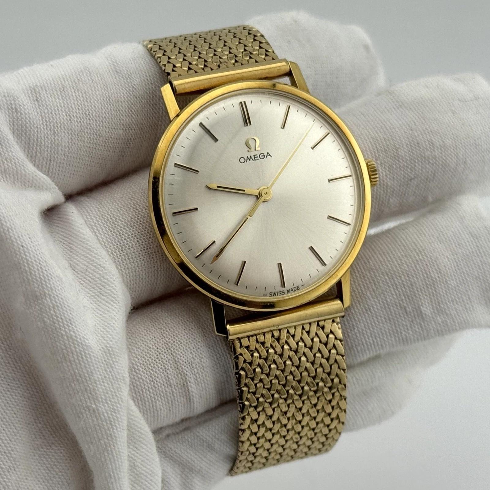 Omega Classic 131026 33mm Yellow Gold Silver Dial Wristwatch In Good Condition For Sale In San Diego, CA