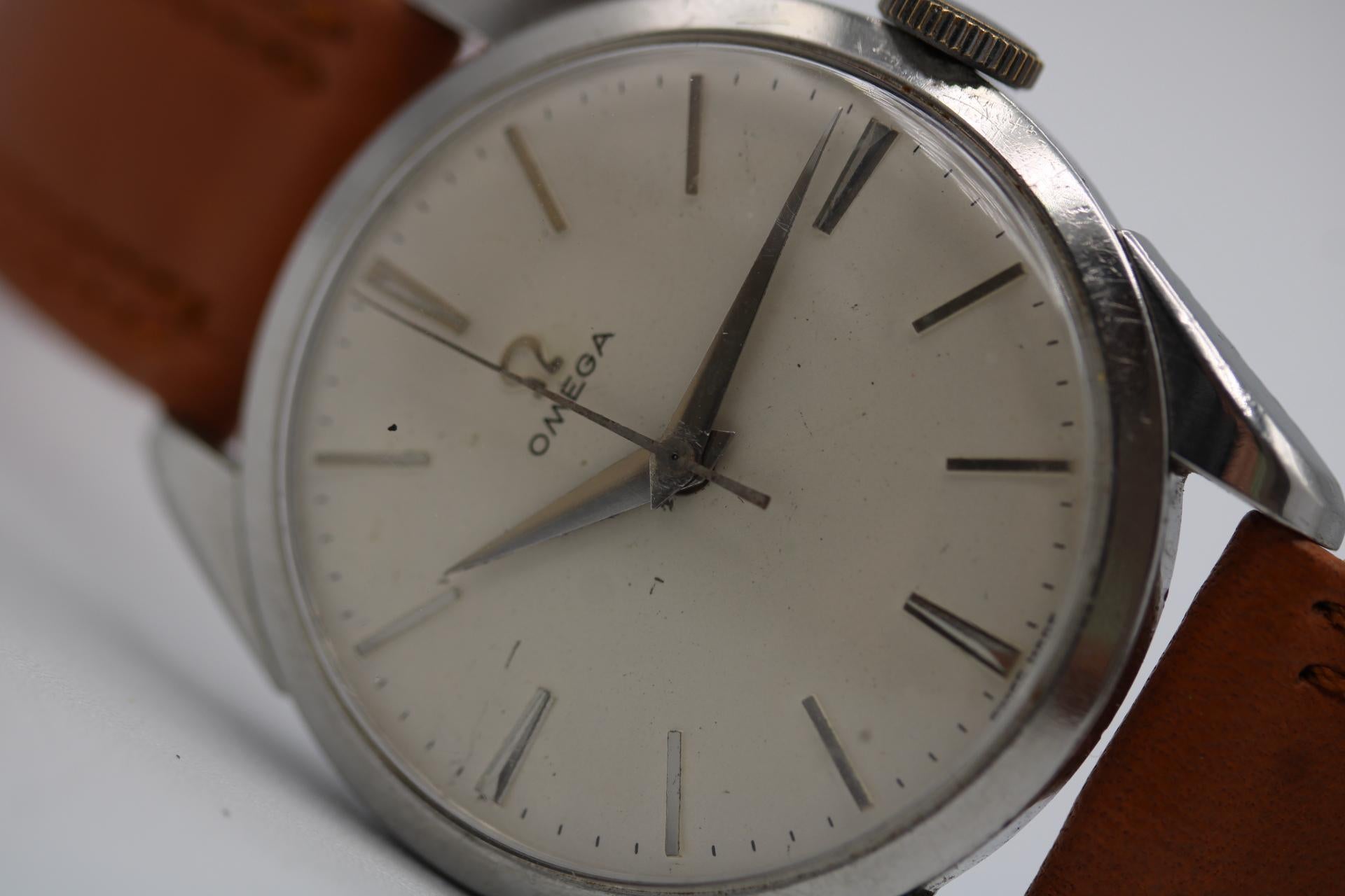 Omega Classic Vintage 2910-5  Jumbo Case  Circa 1950 For Sale 7