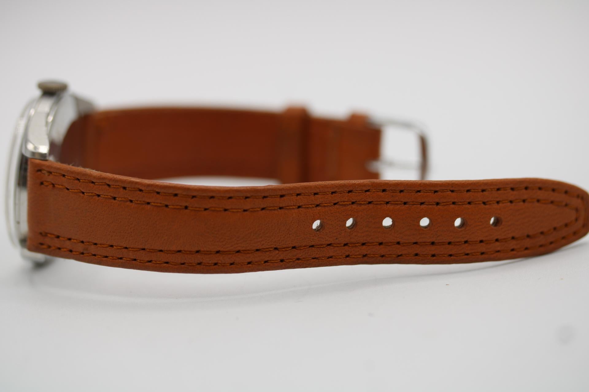 Omega Classic Vintage 2910-5  Jumbo Case  Circa 1950 For Sale 5