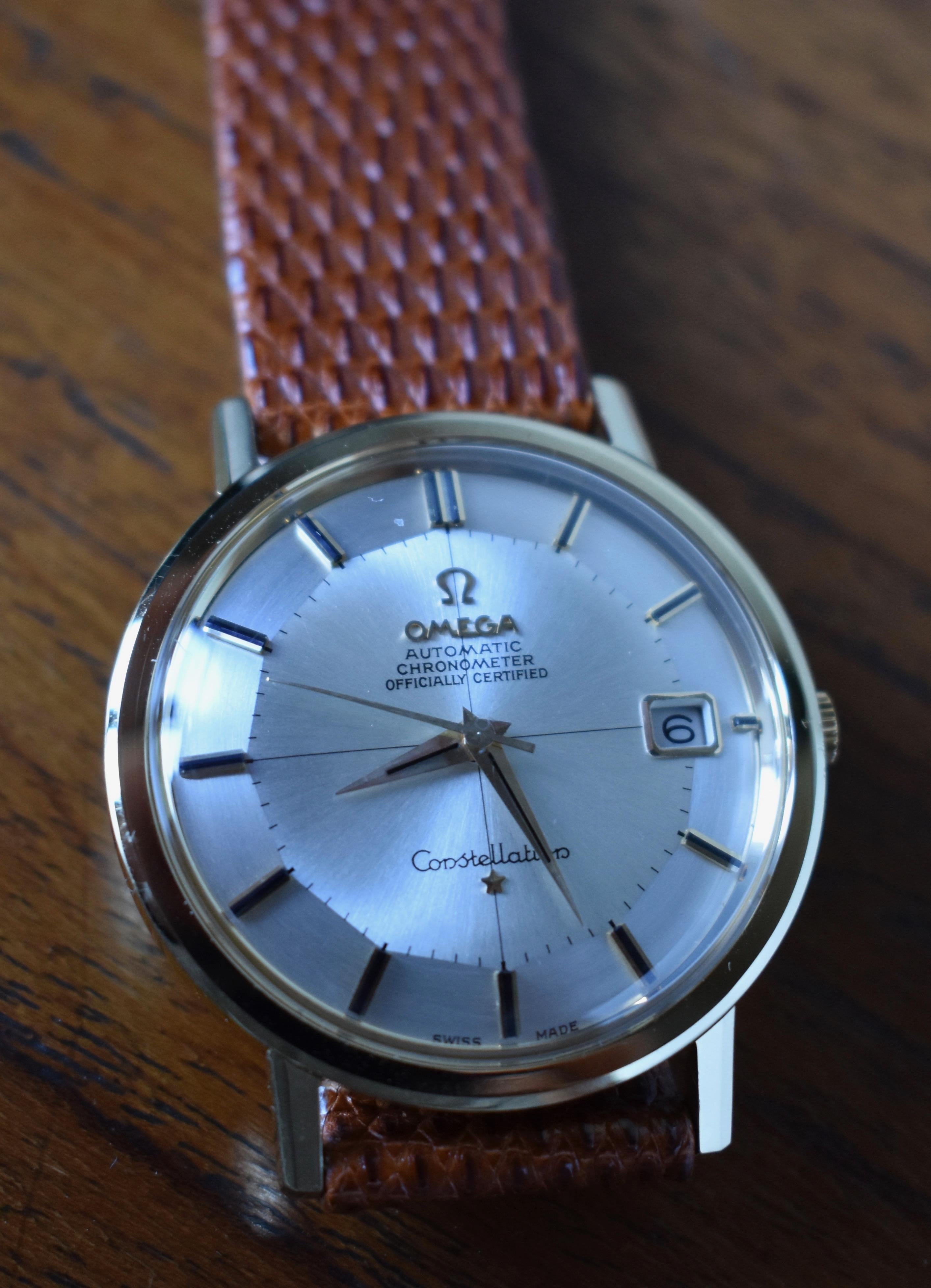 Modern Omega Constellation 18-Carat Gold Automatic Chronometer For Sale