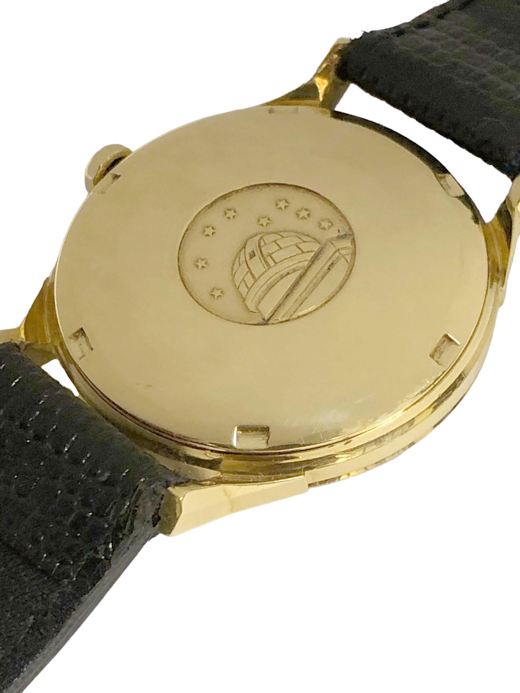 Omega Constellation 18k 1960s Automatic Wrist Watch In Excellent Condition In Chicago, IL