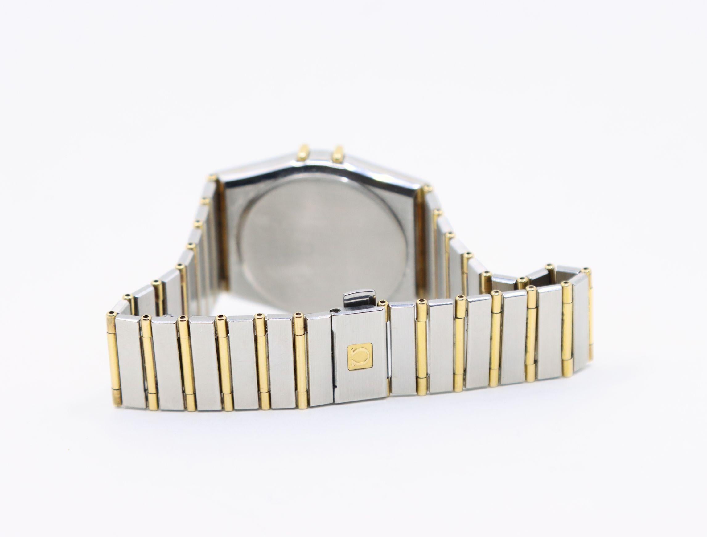 Montre à quartz Omega Constellation en or 18K et acier inoxydable en vente 5