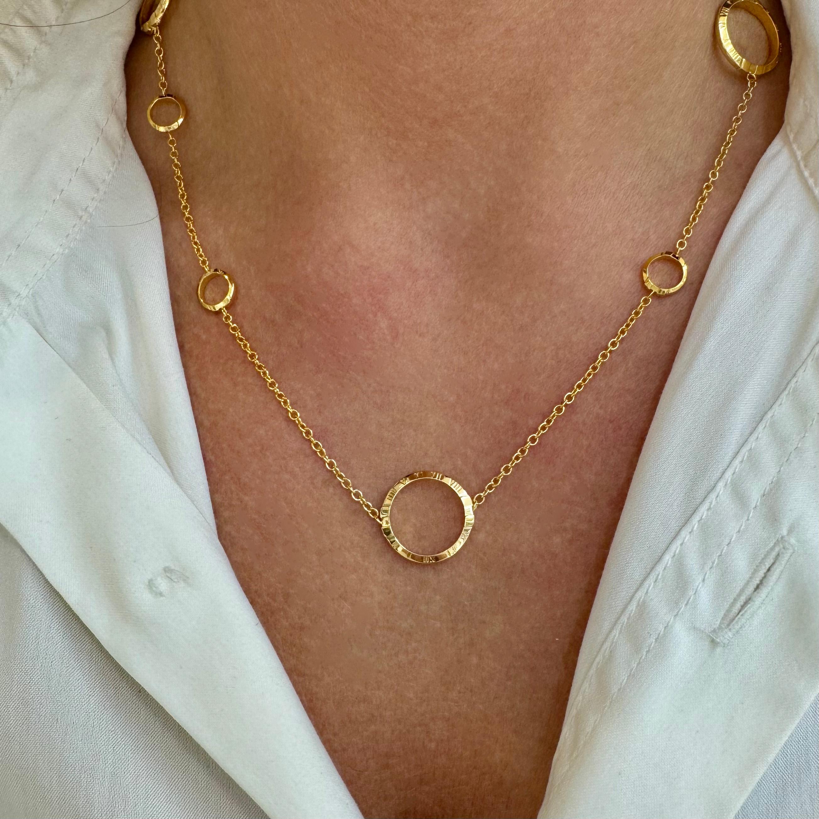 Omega Constellation 18K Yellow Gold Roman Numerals Griffes Chain Necklace In Excellent Condition In Houston, TX