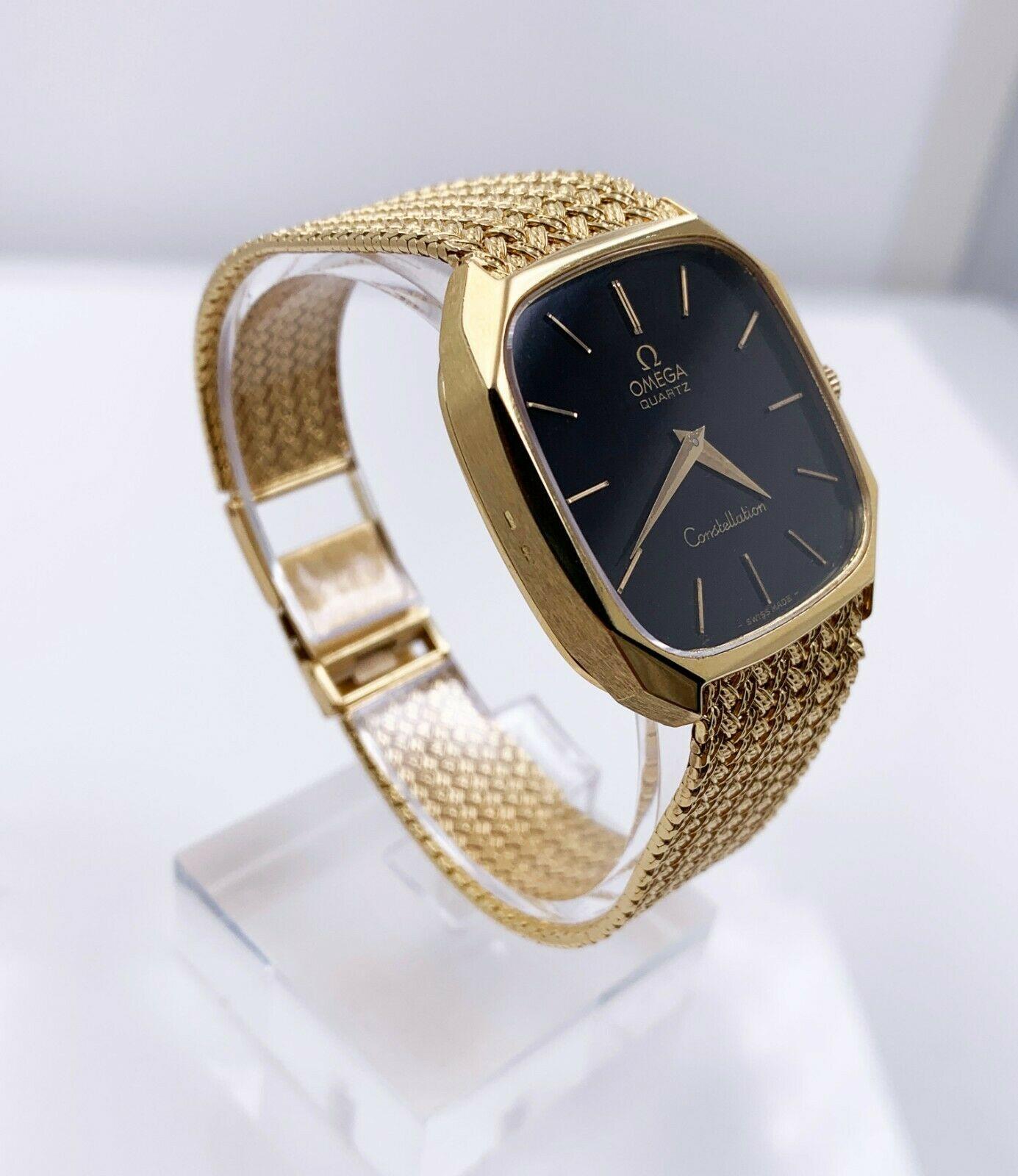 -To change the time you have to push down on the crown 

Model: Constellation 


Case Material: 18K Yellow Gold

 

Band: 18K Yellow Gold

 

Bezel:  18K Yellow Gold

 

Dial: Black

 

Face: Sapphire Crystal

 

Case Size: 32mm

 

Includes: