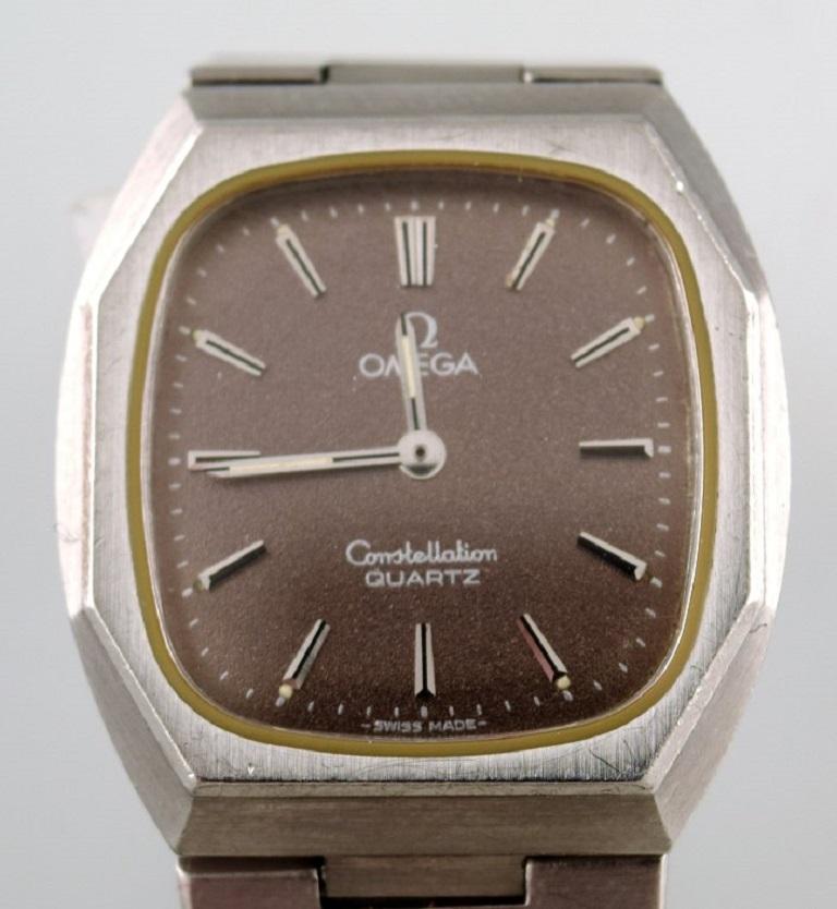 Omega Constellation, cal. 1387 vintage wristwatch.
In good condition. The watch works.
Certificate / warranty card and original box included.