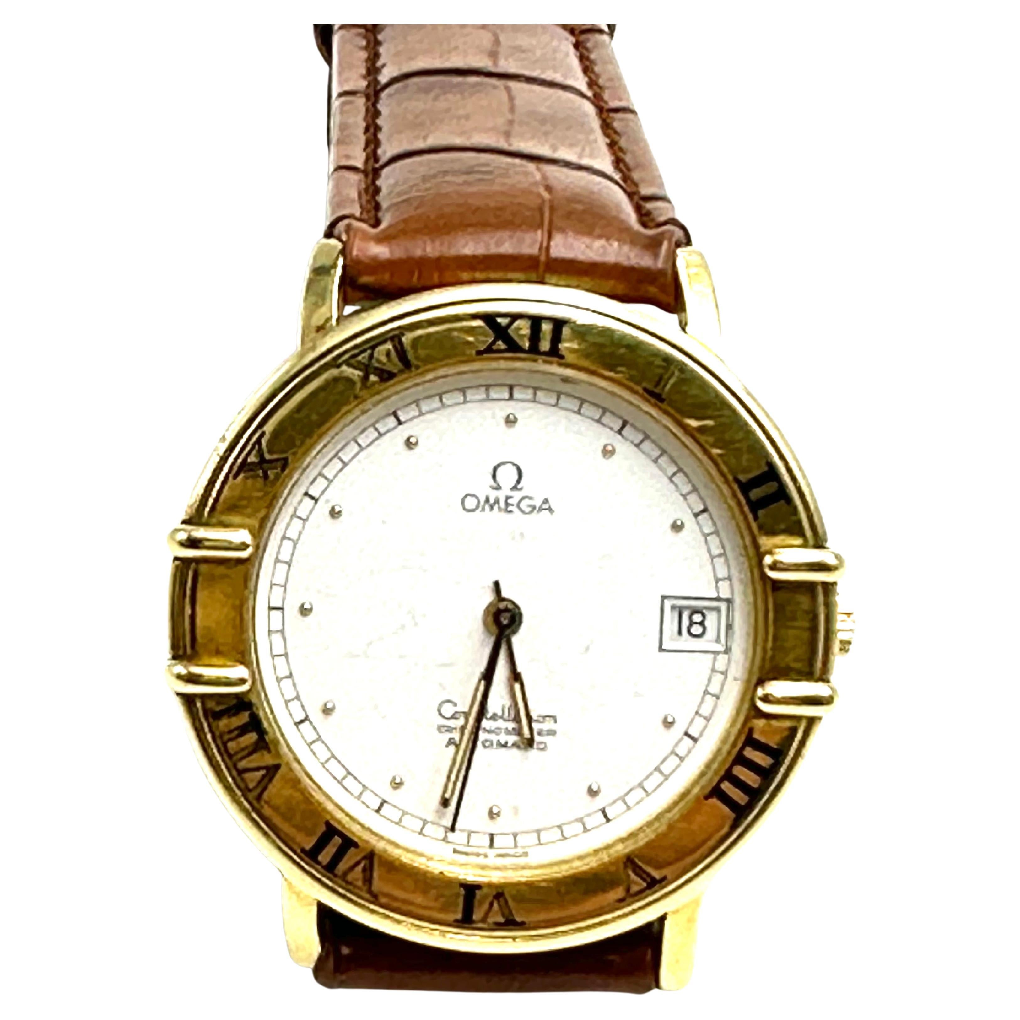 Omega Constellation chronometer automatic watch.
In perfect working order, 18K gold case
Diameter 35mm
The bezel has slightly discolored Roman numerals
The case has no marks or keystrokes
Full set, with box and paper