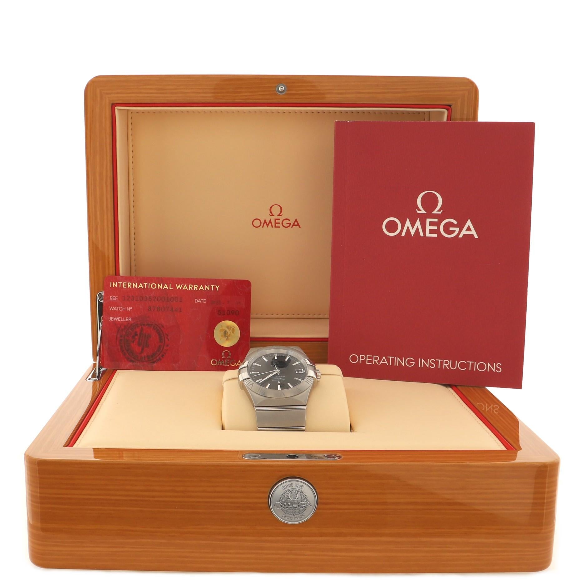 Condition: Excellent. Minor wear throughout case and bracelet.
Accessories: Instruction Booklet, Authenticity Card, Warranty Card - Dated, Box
Measurements: Case Size/Width: 35mm, Watch Height: 11mm, Band Width: 23mm, Wrist circumference: