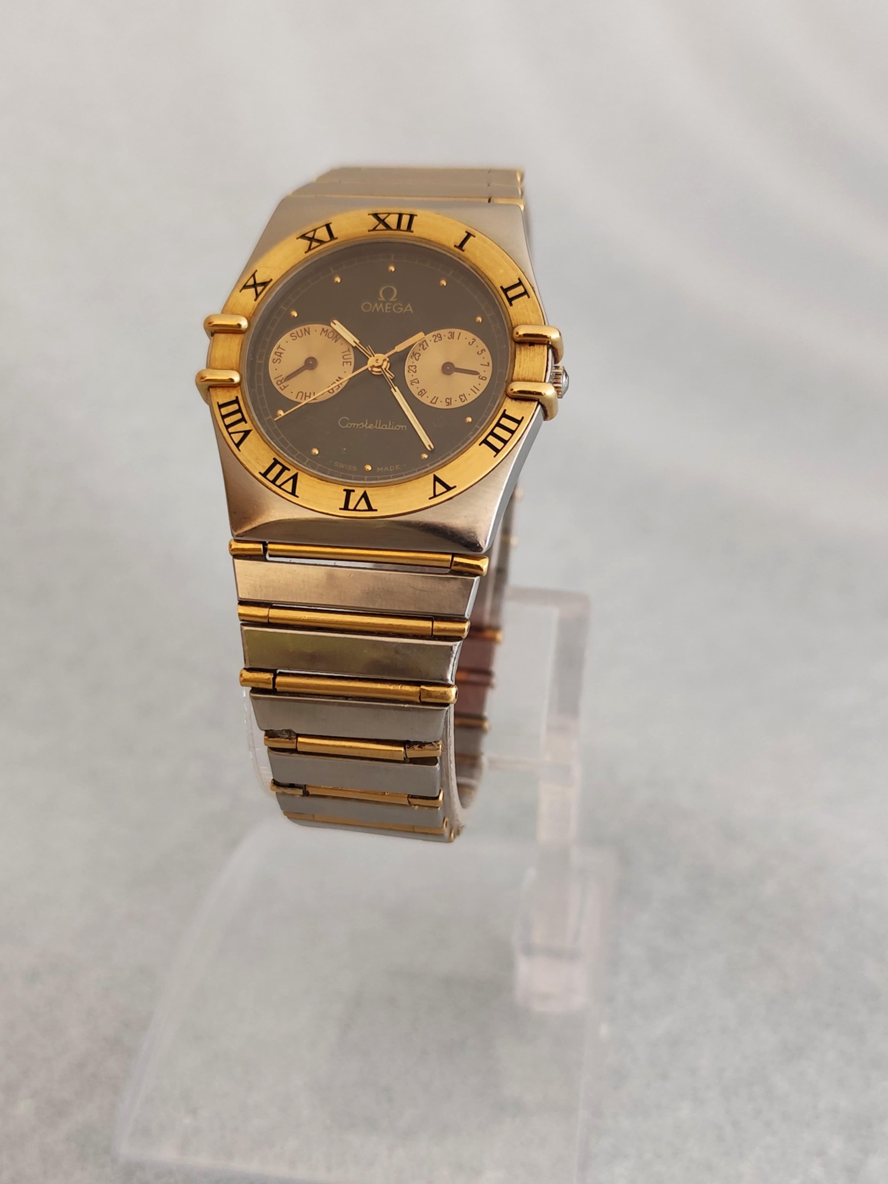 Omega Constellation Day-Date 3961070 Steel 18kGold Full Bar Watch In Good Condition For Sale In Toronto, CA