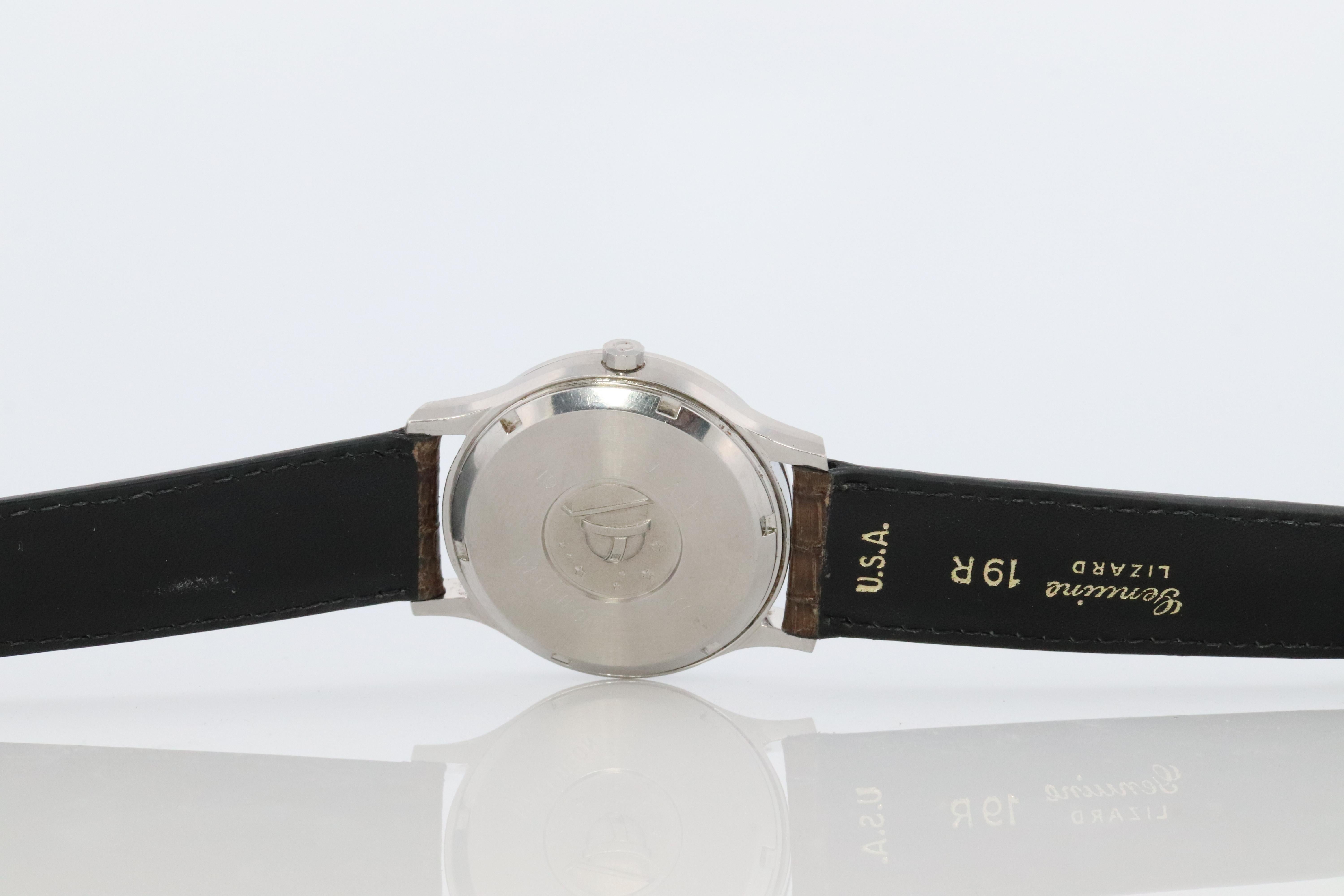 OMEGA Constellation Electronic. Mens Omega Watch F300 Constellation Chronometer For Sale 2