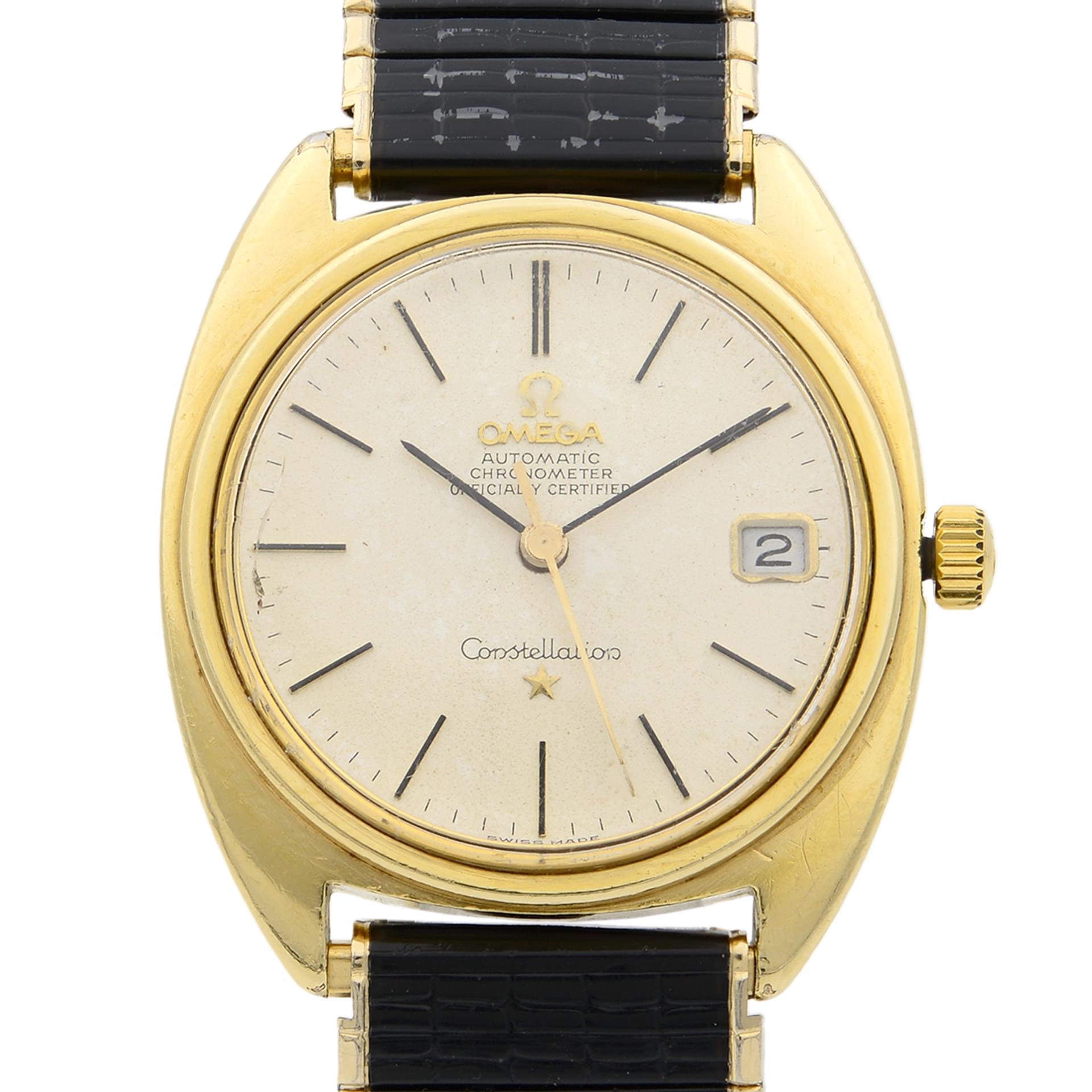 This pre-owned Omega Constellation  168.017 is a beautiful men's timepiece that is powered by mechanical (automatic) movement which is cased in a stainless steel case. It has a round shape face, date indicator dial and has hand sticks style markers.