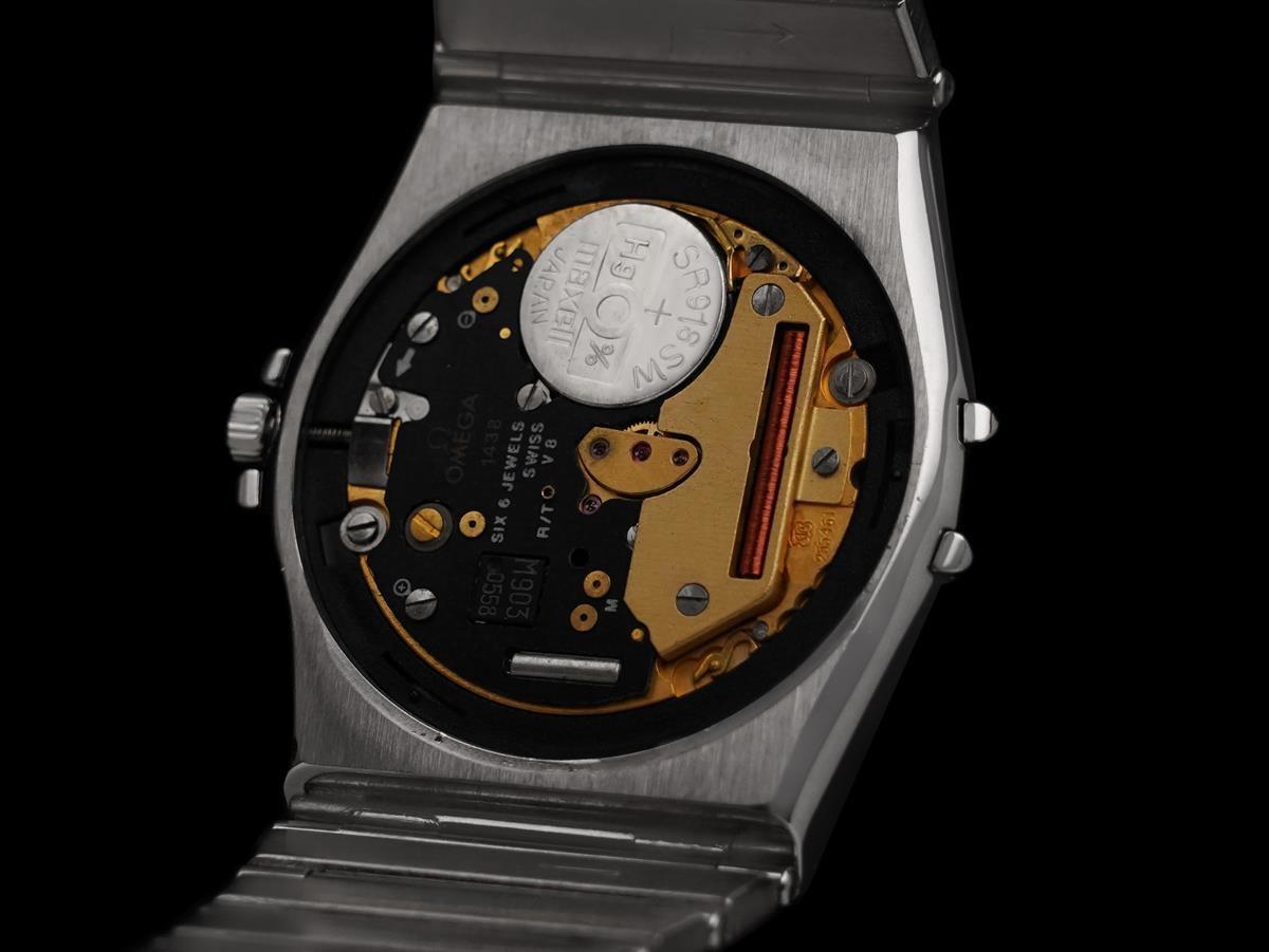 Reloj Omega Constellation Manhattan para caballero de 35 mm con esfera plateada - SS cepillado en venta 3