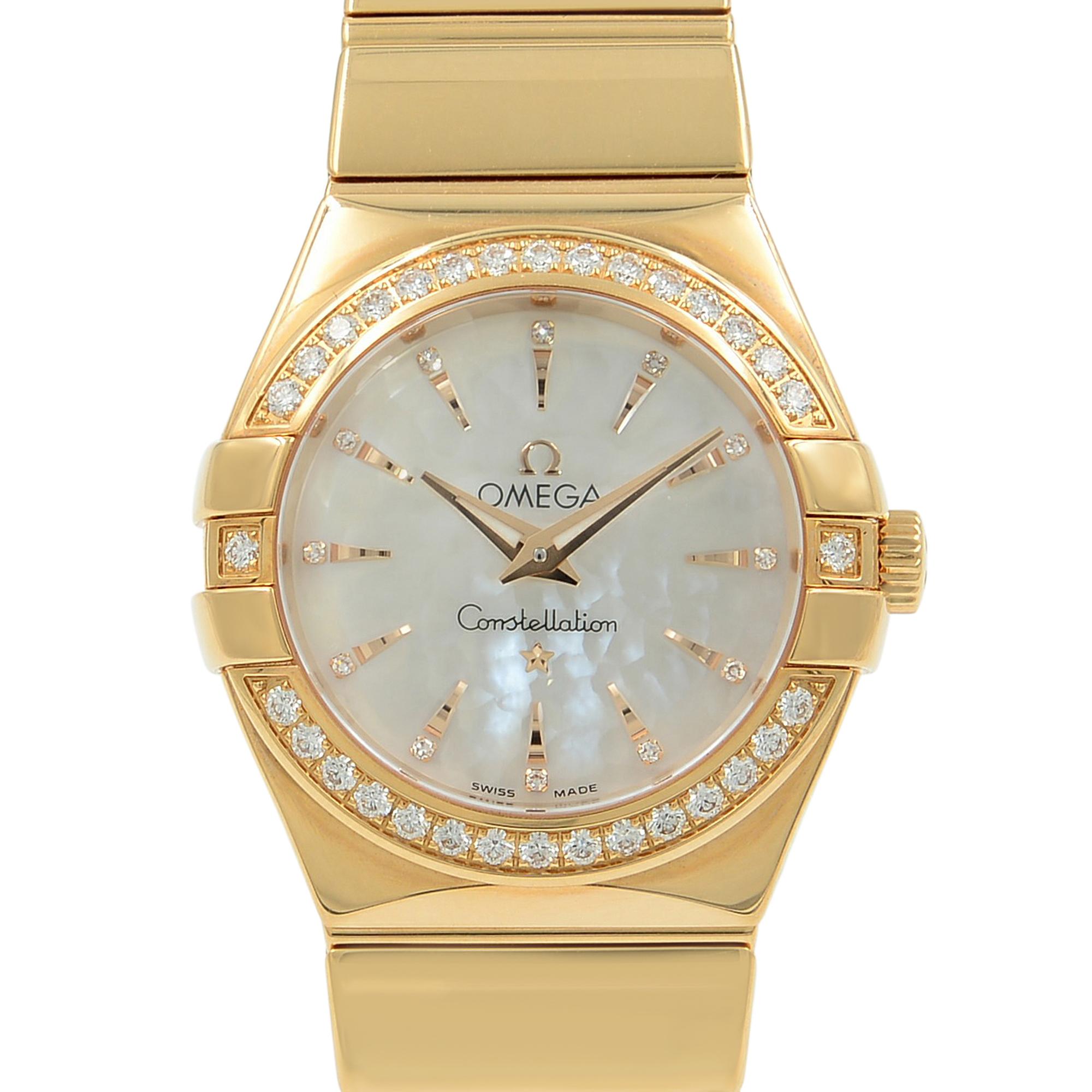 This display model Omega Constellation 123.55.27.60.55.006 is a beautiful Ladies timepiece that is powered by a quartz movement which is cased in a rose gold case. It has a round shape face, diamonds dial and has hand diamonds, sticks style markers.