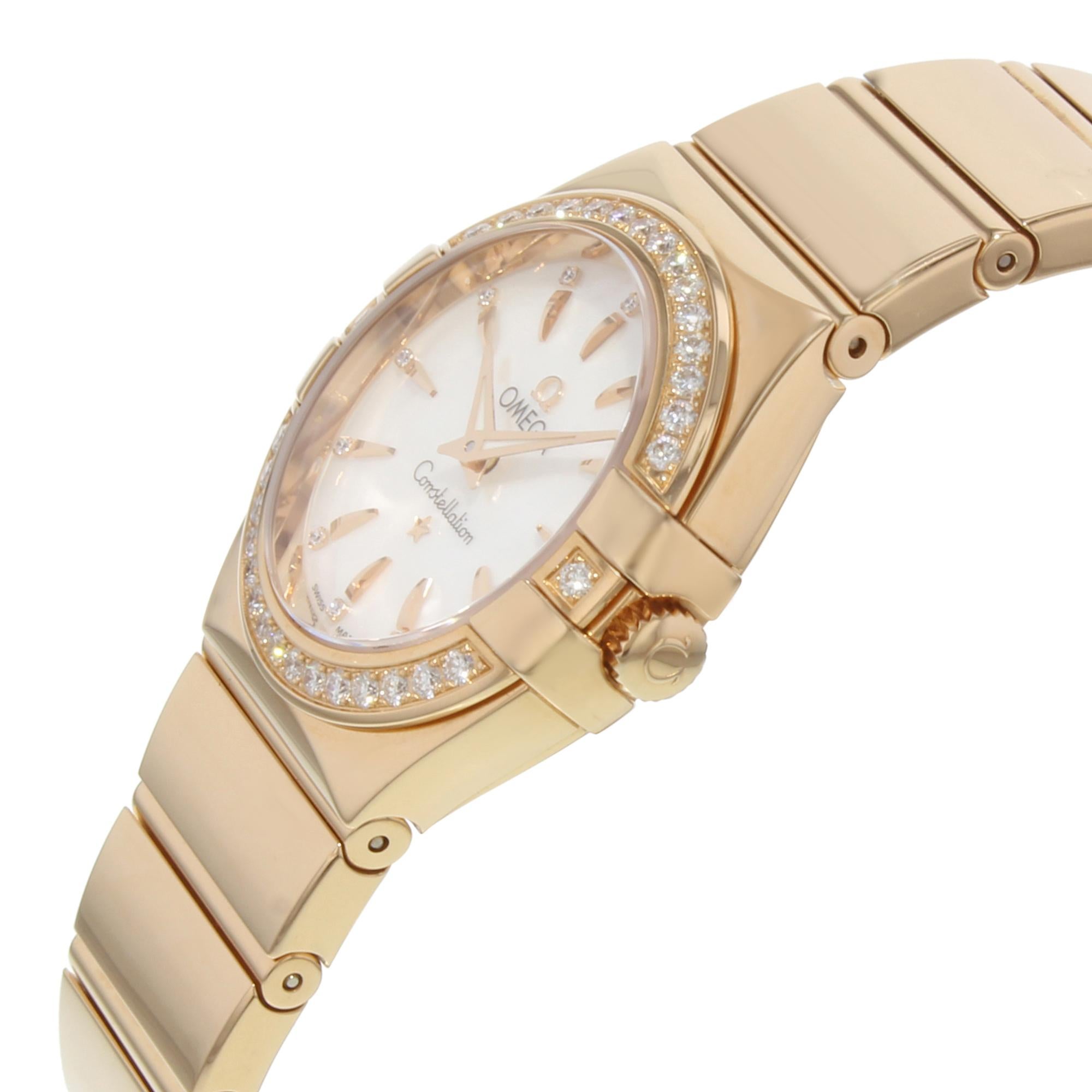 Omega Constellation MOP Dial Diamond 18K Gold Ladies Watch 123.55.27.60.55.006 In New Condition In New York, NY