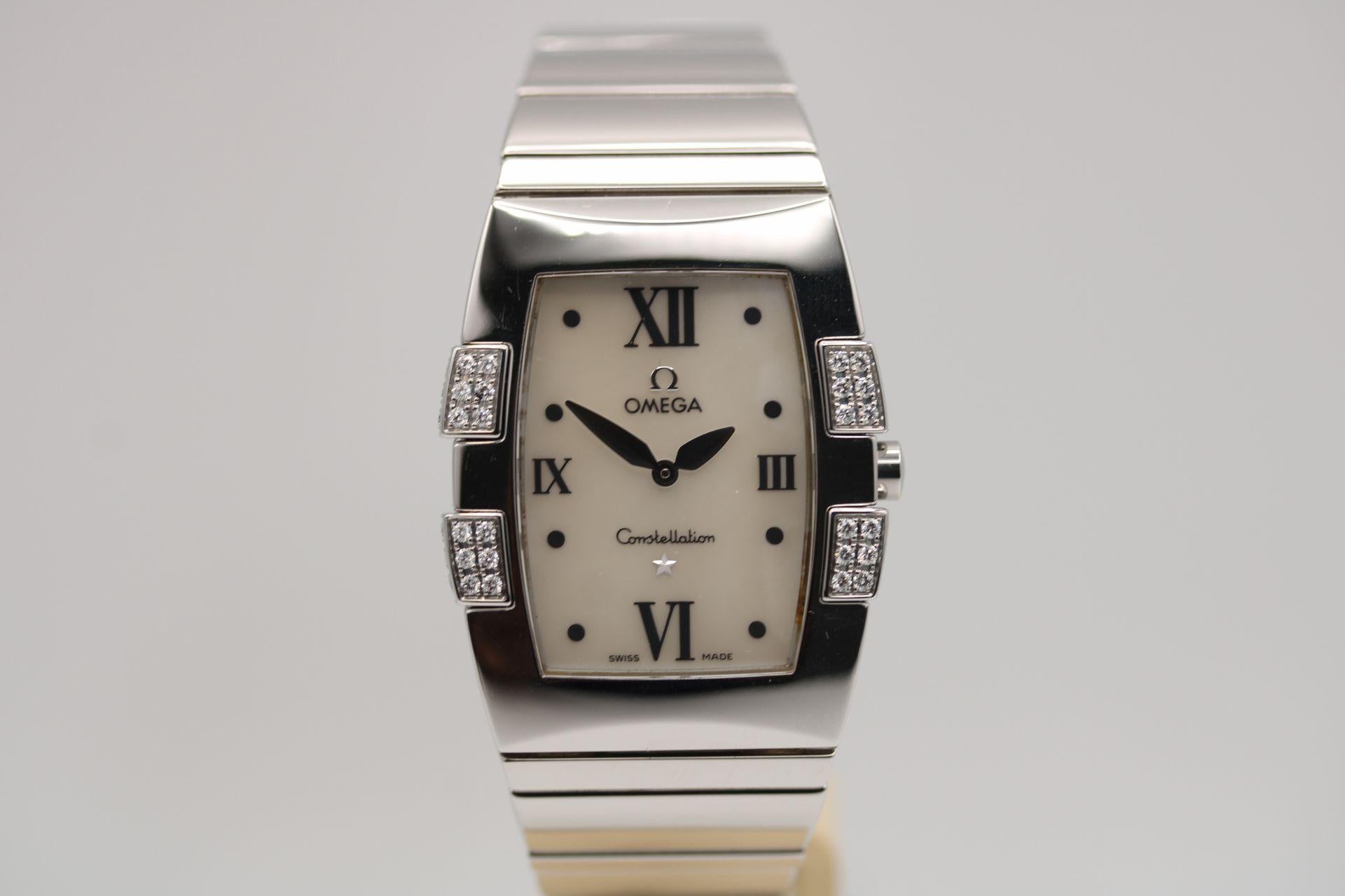 Donna Omega Constellation Quadrella 1586.70.0 in vendita
