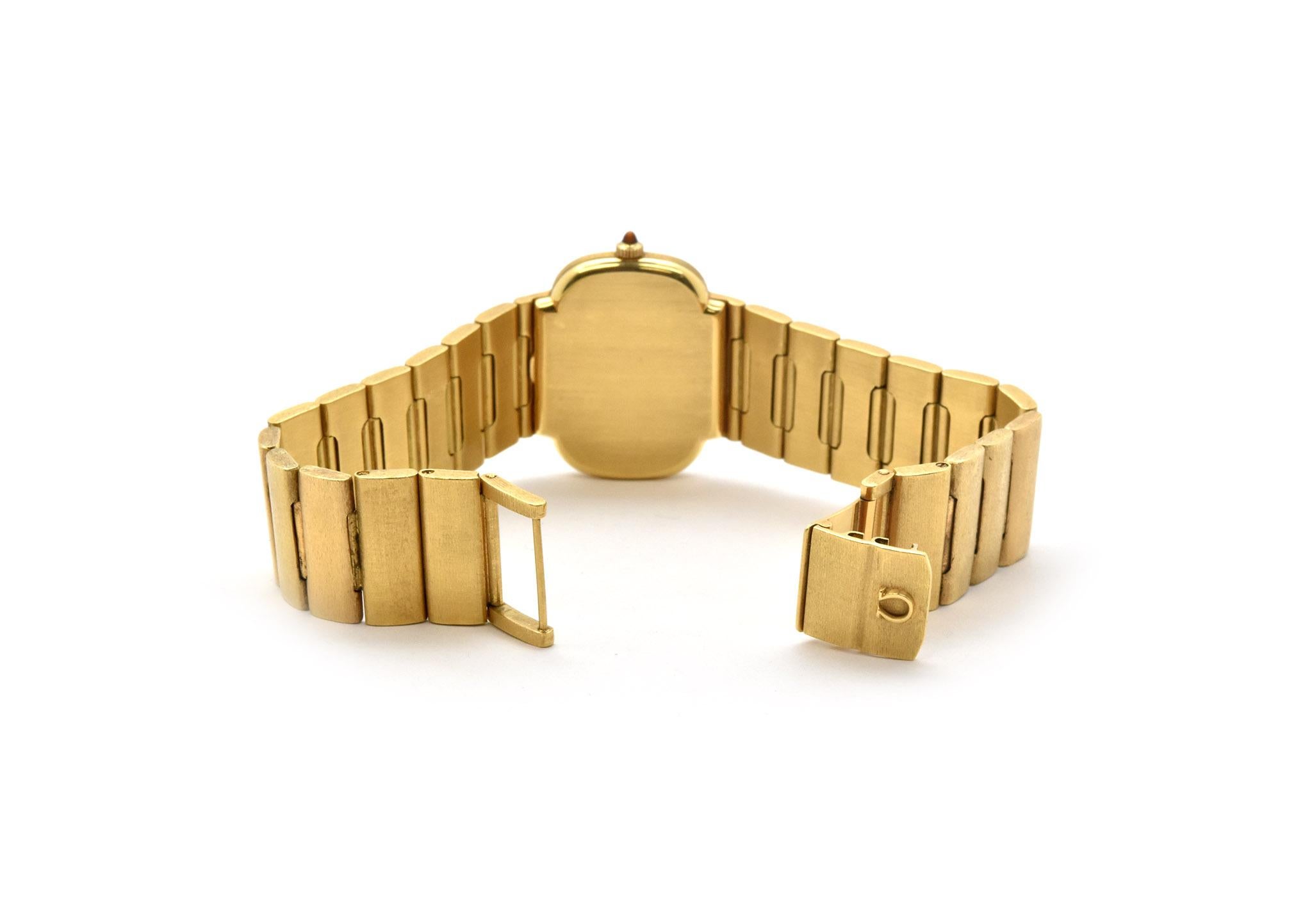 Omega Constellation Rare 18 Karat Yellow Gold Retro Watch In Excellent Condition In Scottsdale, AZ