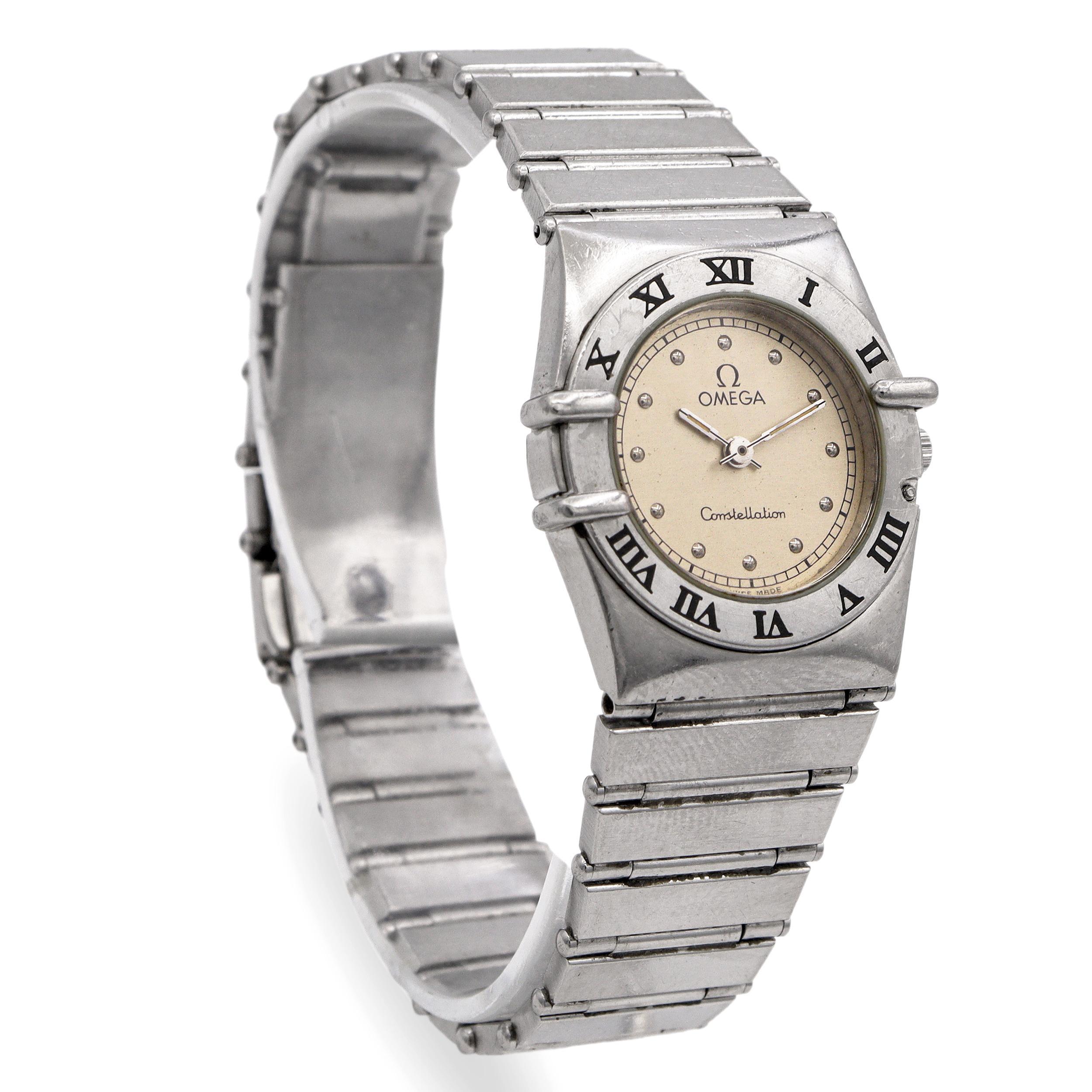Omega Constellation Edelstahl Champagner Zifferblatt Quarz Damenuhr im Zustand „Gut“ im Angebot in New York, NY
