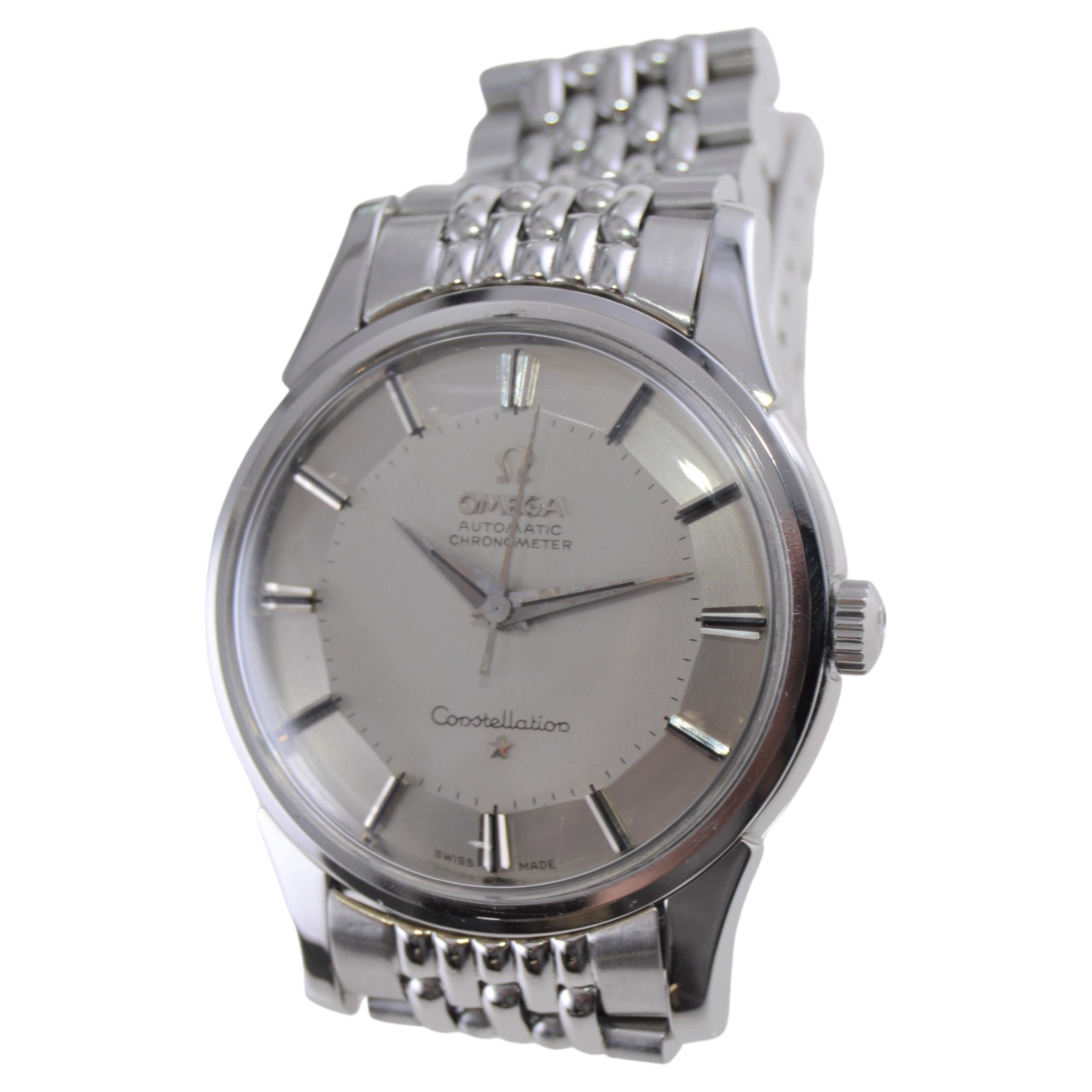 Omega Constellation Stainless Steel with Original Dial and Bracelet 1950s In Excellent Condition For Sale In Long Beach, CA