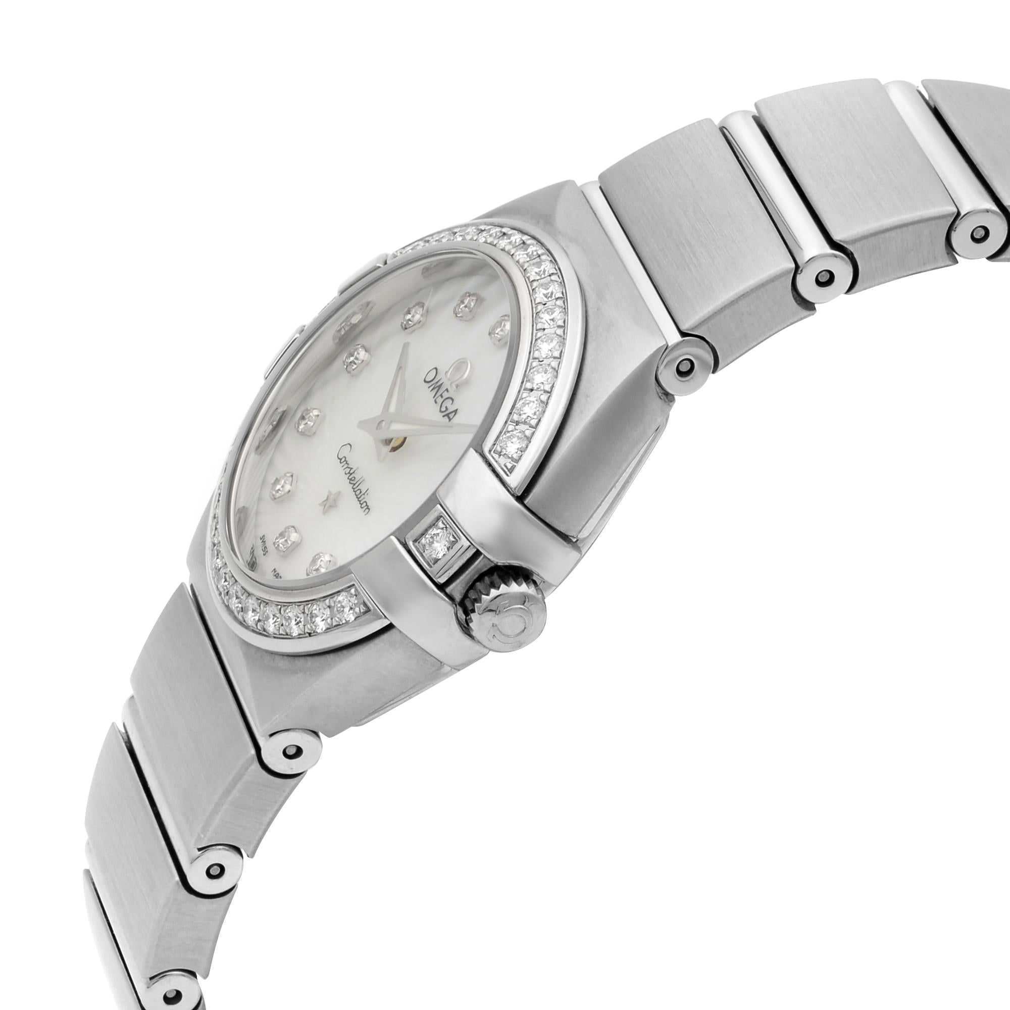 Omega Constellation Steel White MOP Dial Quartz Ladies Watch 123.15.24.60.55.002 In New Condition In New York, NY