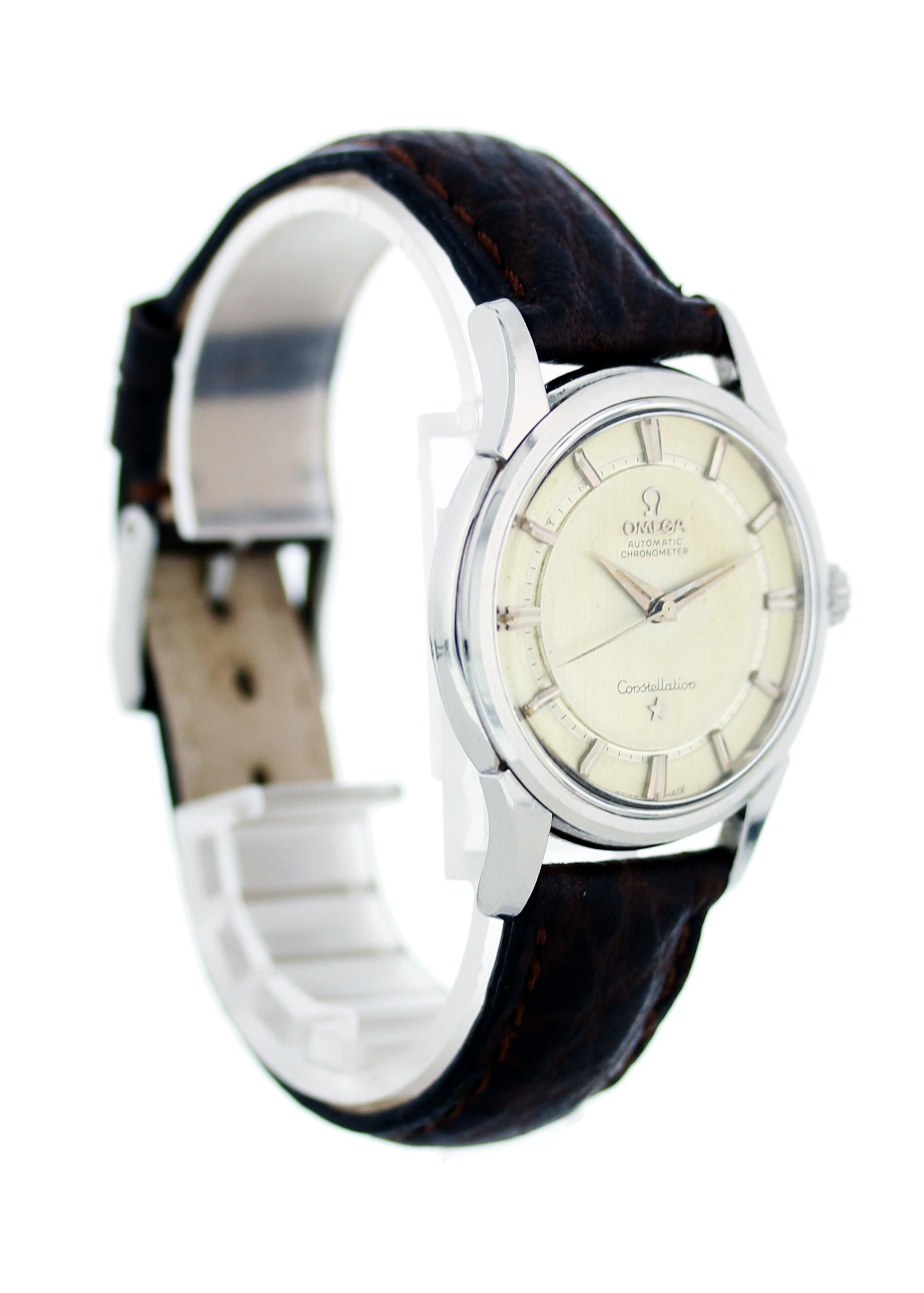 Omega Constellation Vintage Watch In Excellent Condition For Sale In New York, NY