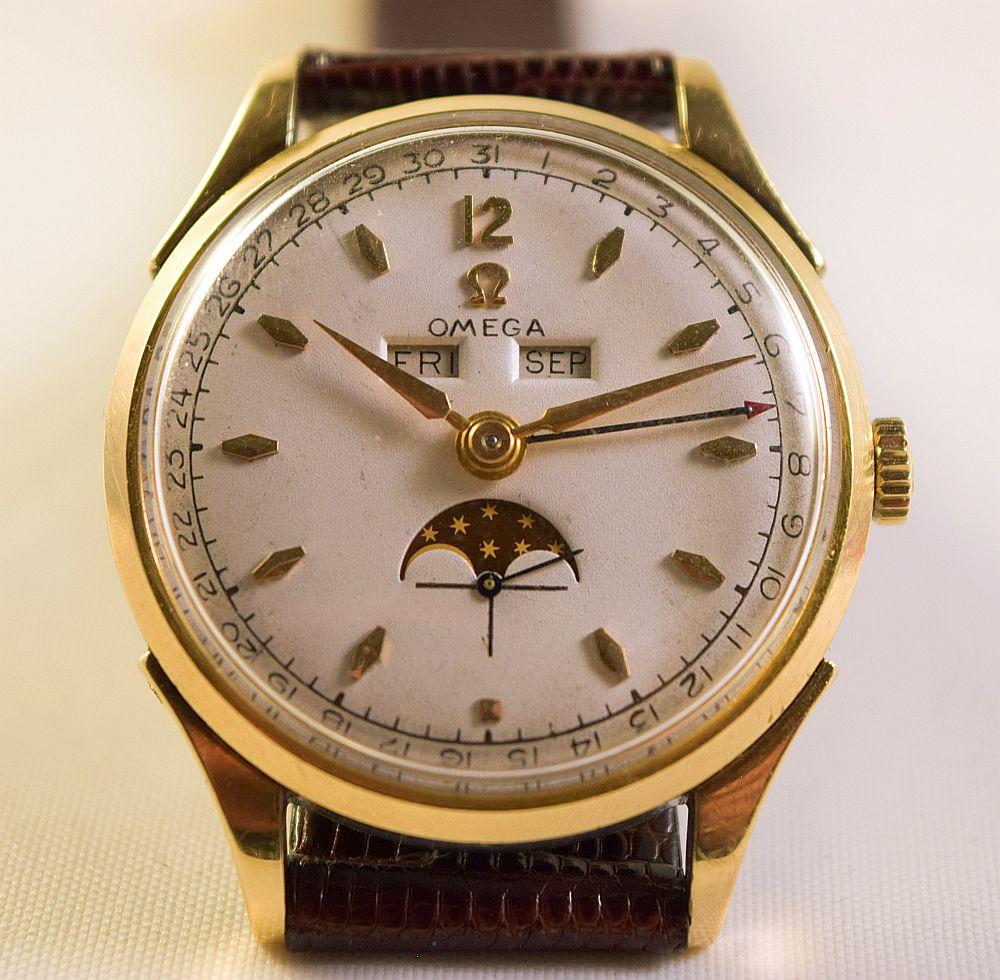 Omega Cosmic Triple Date Moon Phase Ref 2606-4 In Good Condition For Sale In London, GB
