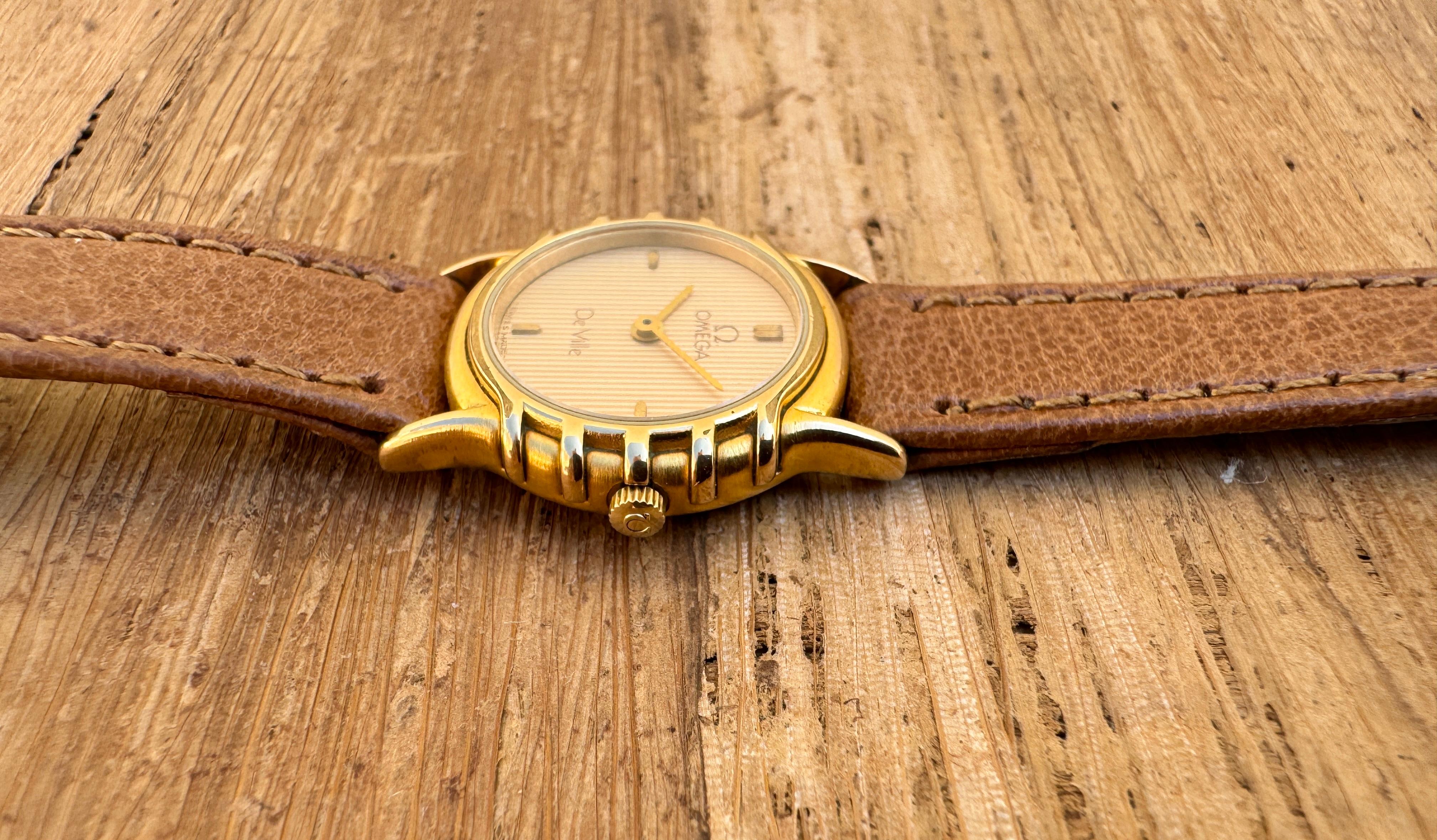 Omega De Ville cal 1450 Rare Lined Dial Ladies Vintage Watch For Sale 4
