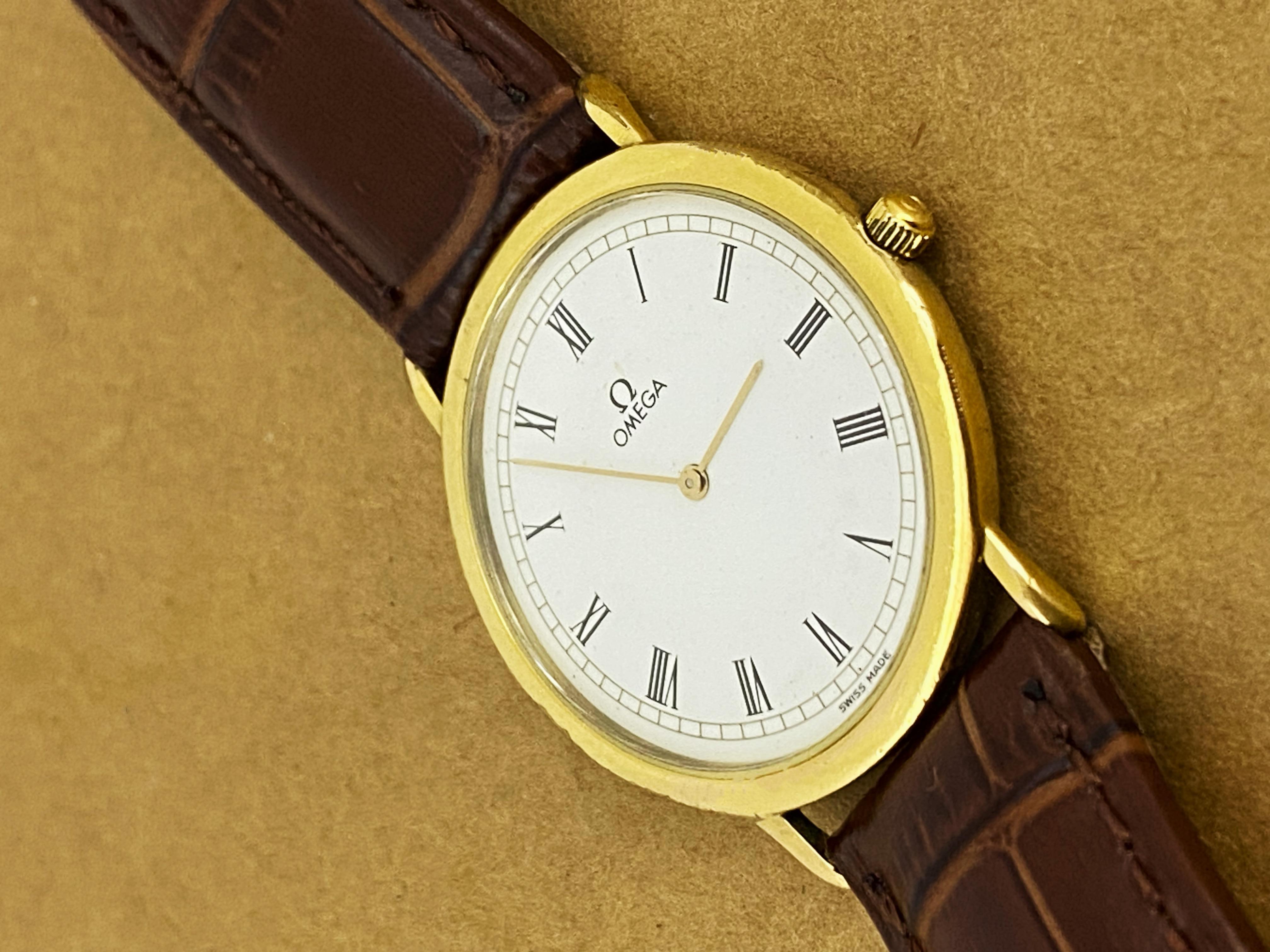 Omega De Ville Herrenuhr aus vergoldetem Stahl mit 32 mm römischen Ziffern aus Quarz, ca. 1980er Jahre 1