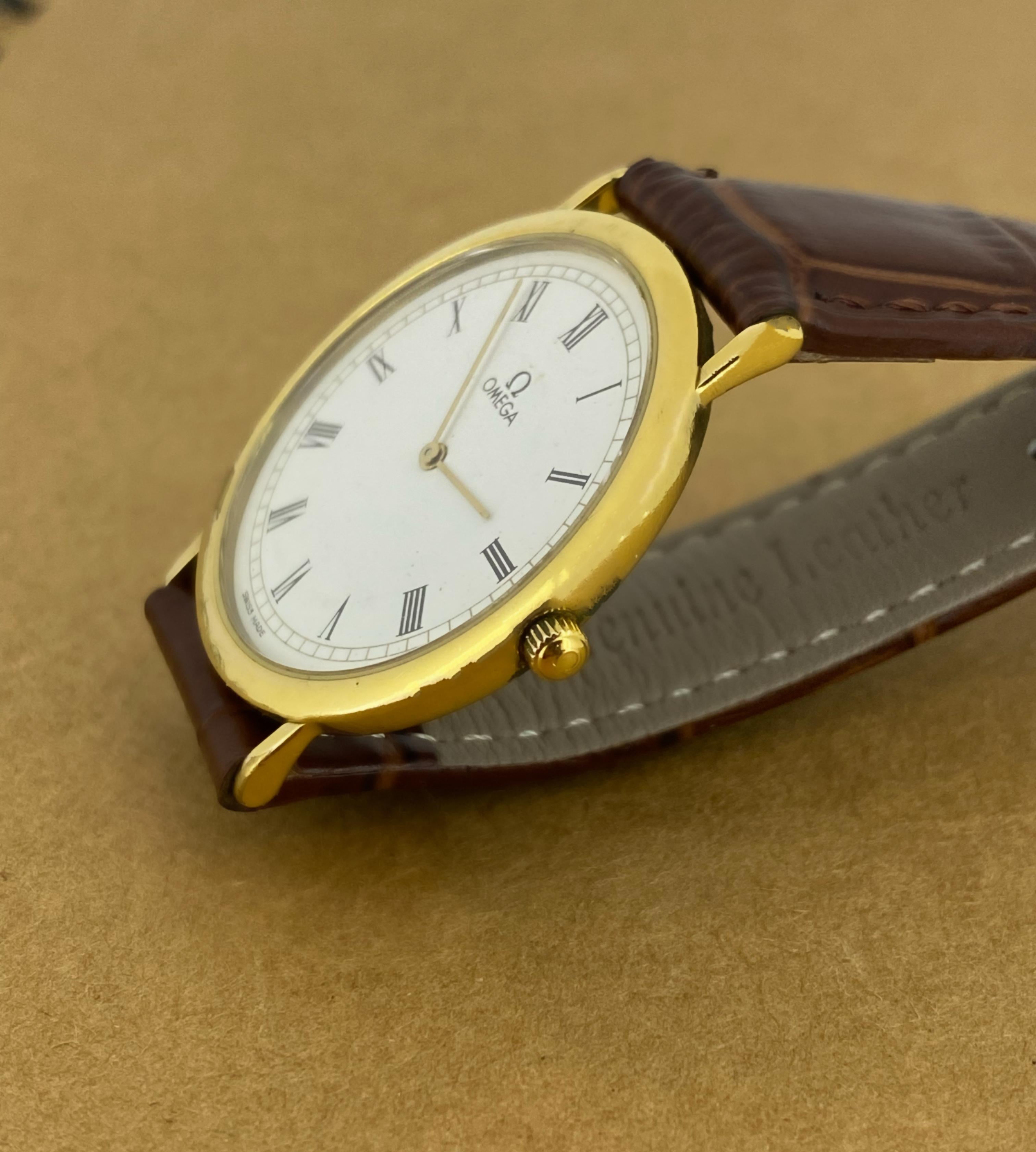 Omega De Ville Herrenuhr aus vergoldetem Stahl mit 32 mm römischen Ziffern aus Quarz, ca. 1980er Jahre 2