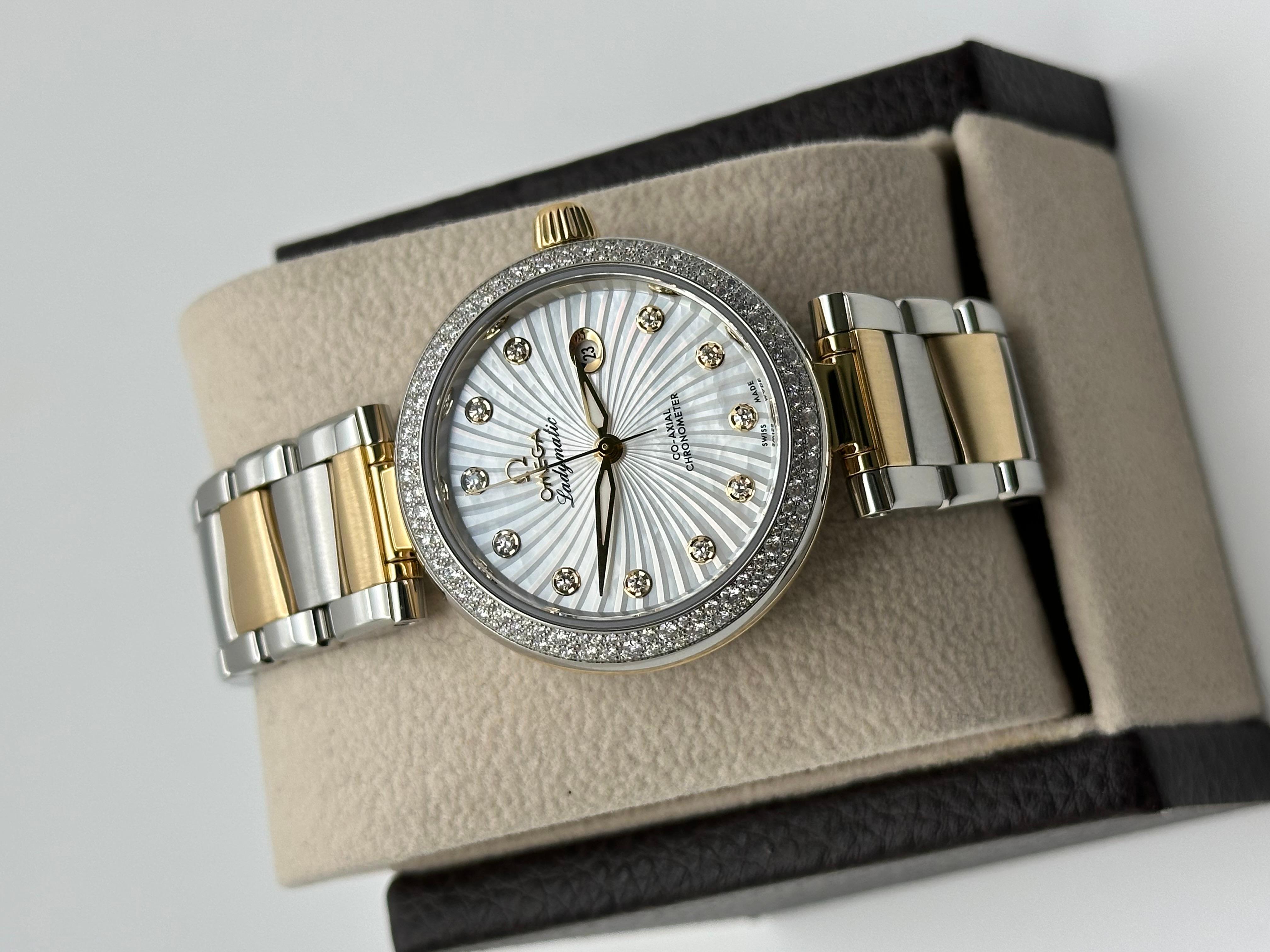 Omega De Ville Ladymatic 425.25.34.20.55.002 MOP Diamonds 18K Yellow Gold Steel In Excellent Condition For Sale In San Diego, CA