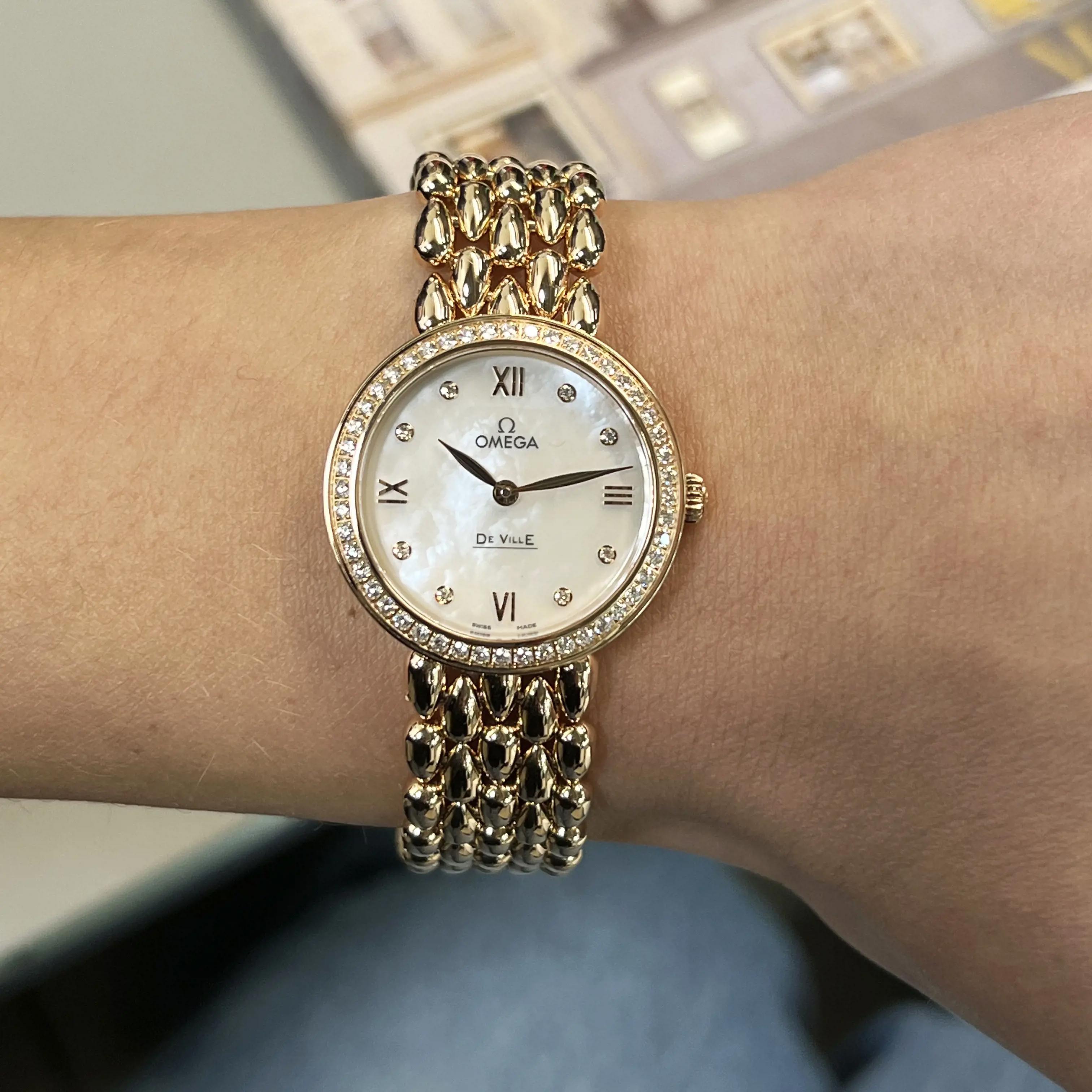 Women's Omega De Ville Prestige 18K Rose Gold Diamond Dial Watch 424.55.27.60.55.004 For Sale