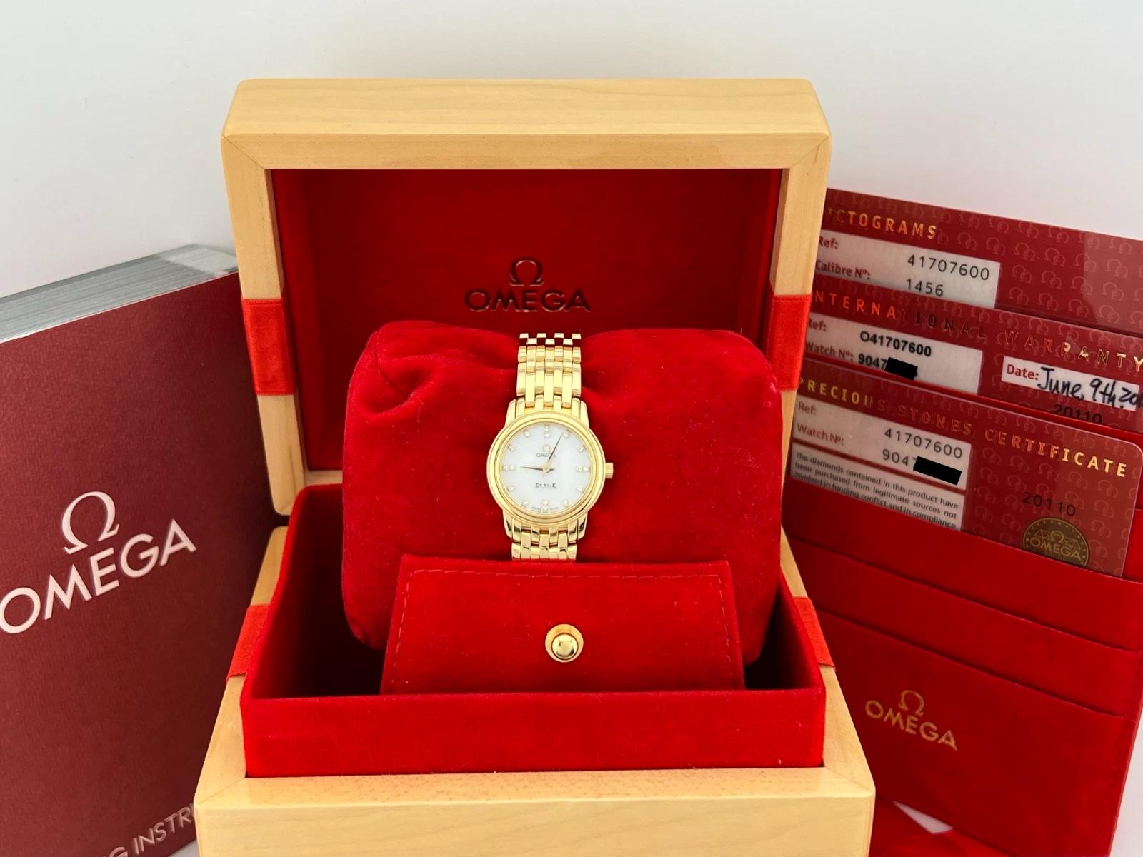 Taglio rotondo Omega De Ville Prestige 41707600 Madreperla Quadrante Diamante Oro 18 carati Scatola di Carta in vendita