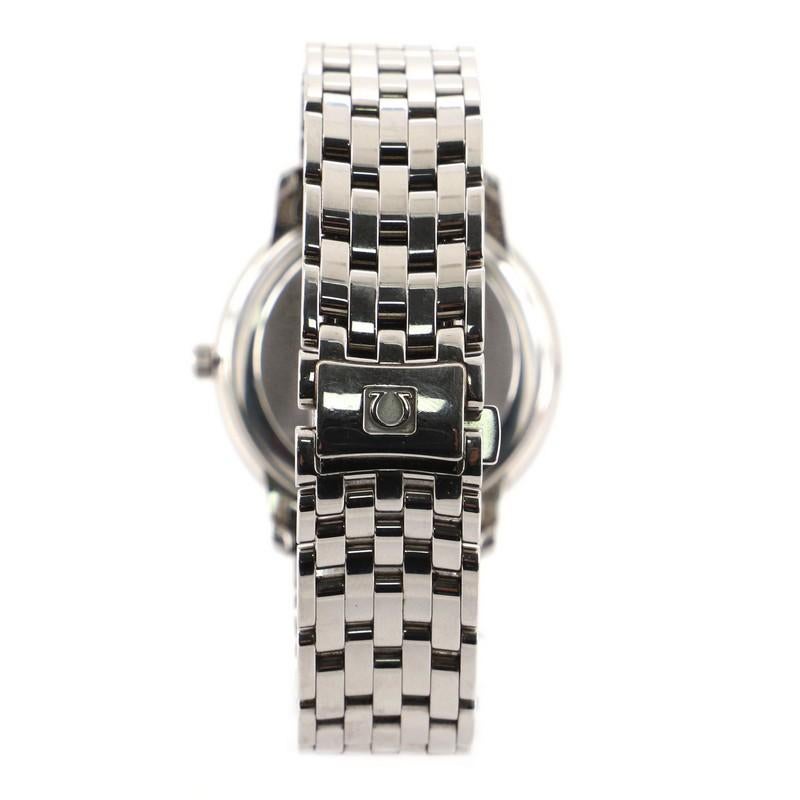 Condition: Good. Moderate scratches and wear throughout. Wear and scratches on case, case back, and bracelet.
Accessories: No Accessories
Measurements: Case Size/Width: 37mm, Watch Height: 9mm, Band Width: 19mm, Wrist circumference: 7.0
